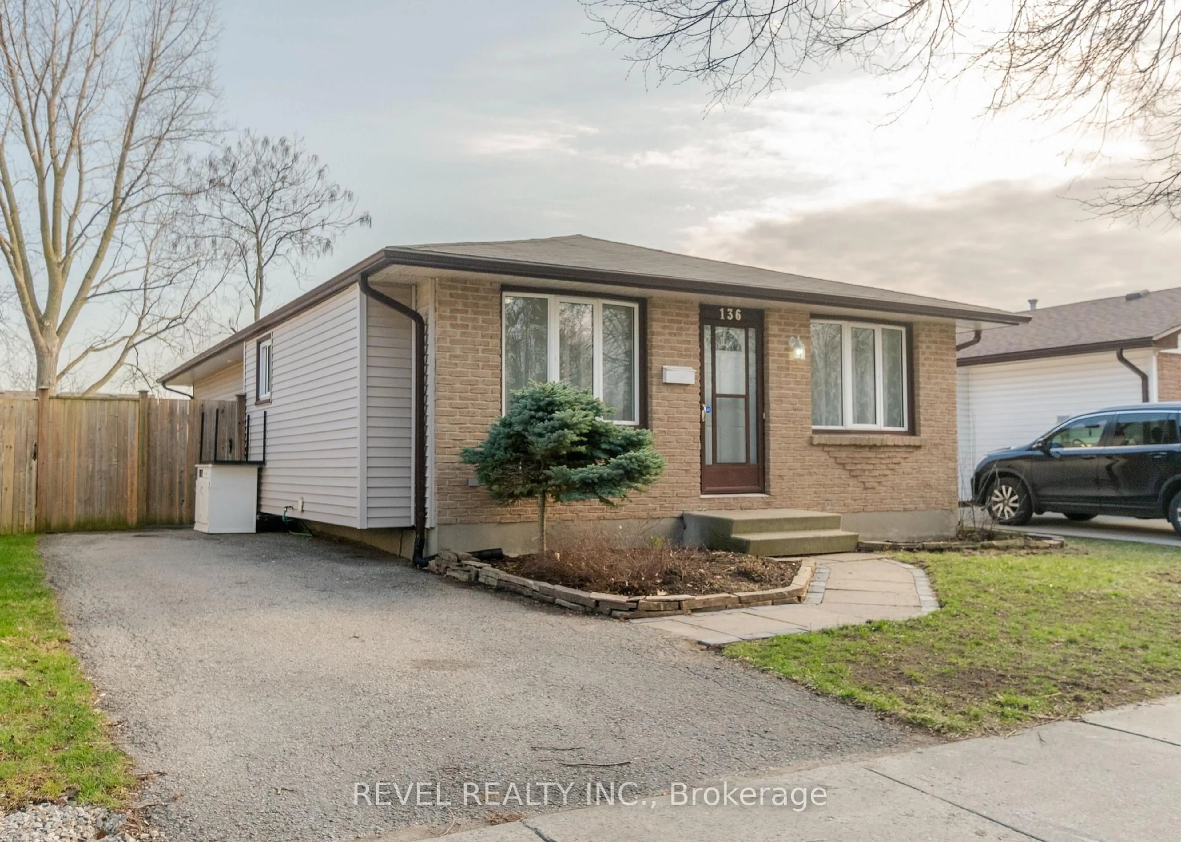 Unknown for 136 Lacey Cres, London South Ontario N6E 2E7
