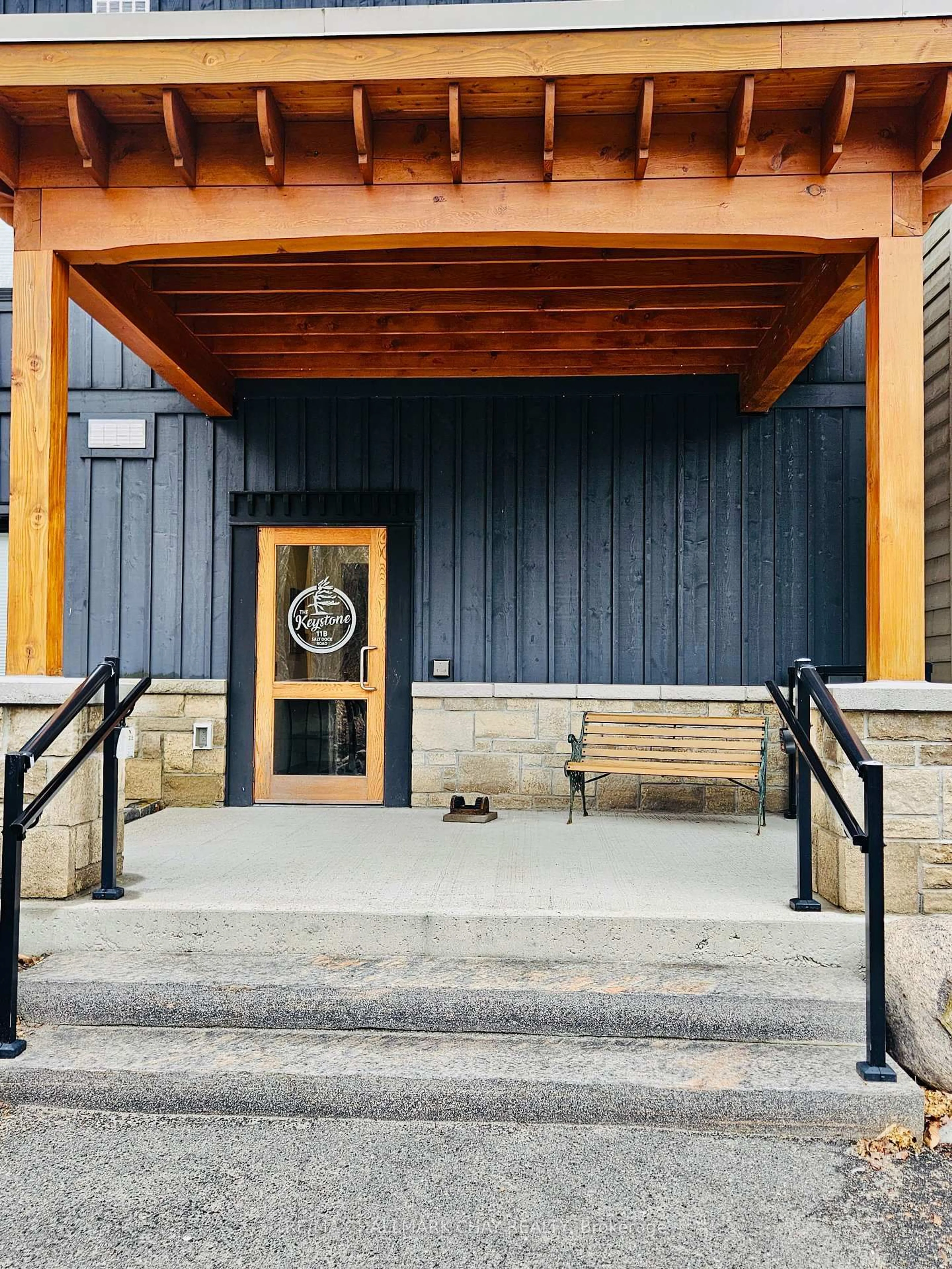 Indoor entryway for 11B Salt Dock Rd #402, Parry Sound Ontario P2A 3B6