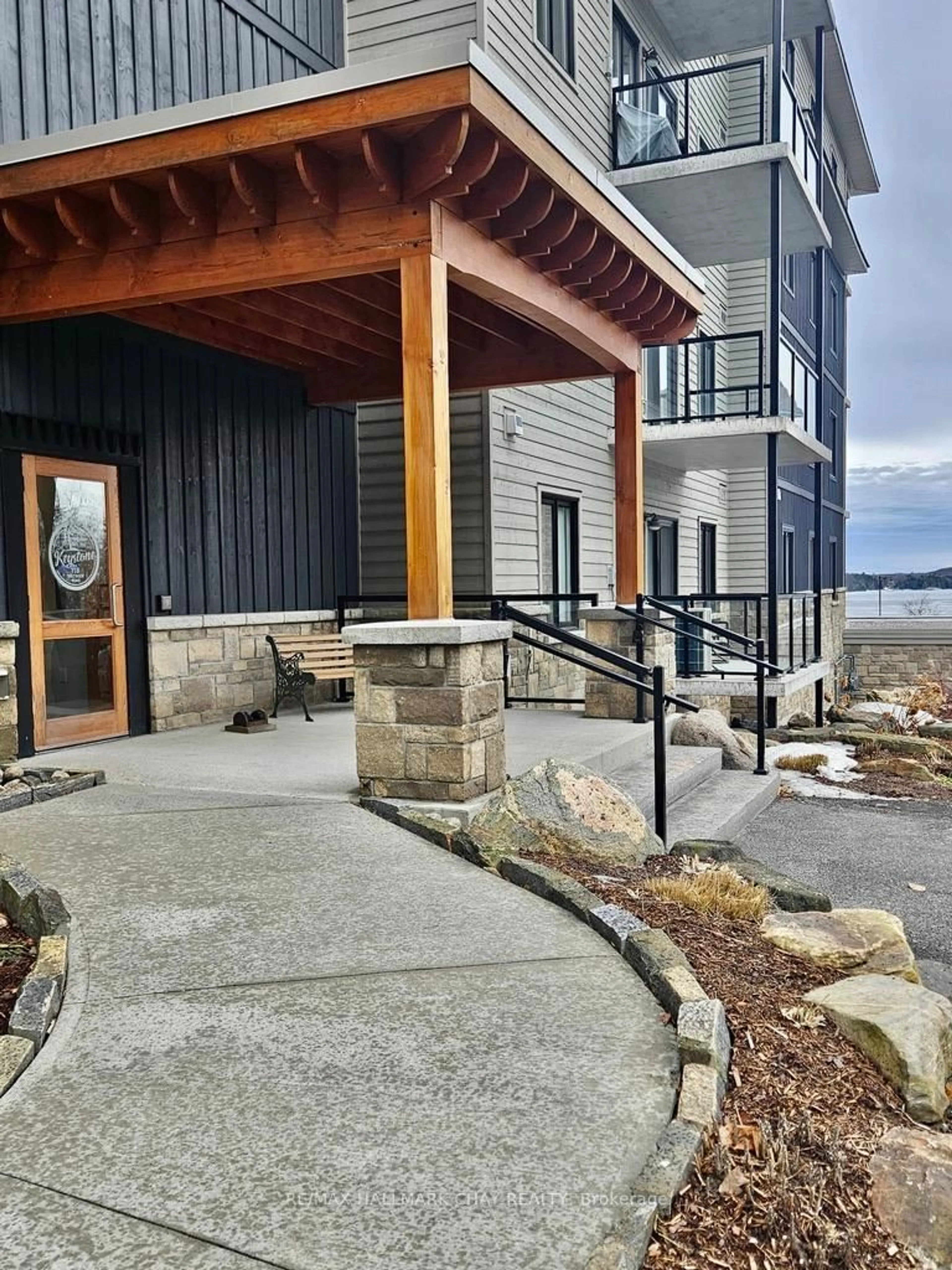 Indoor entryway for 11B Salt Dock Rd #402, Parry Sound Ontario P2A 3B6