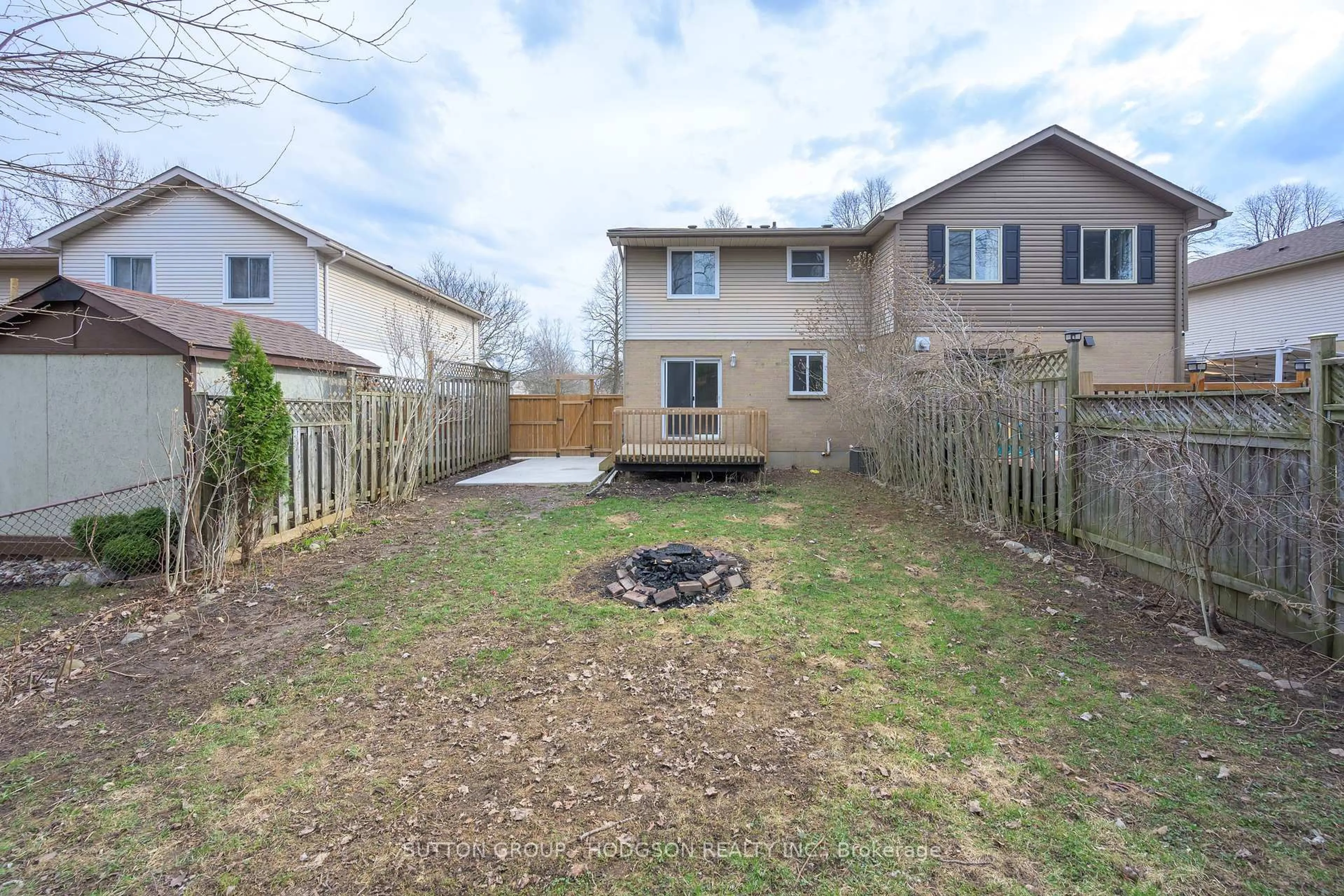 Patio, street for 121 Kimberley Ave, London South Ontario N5Z 4Z2