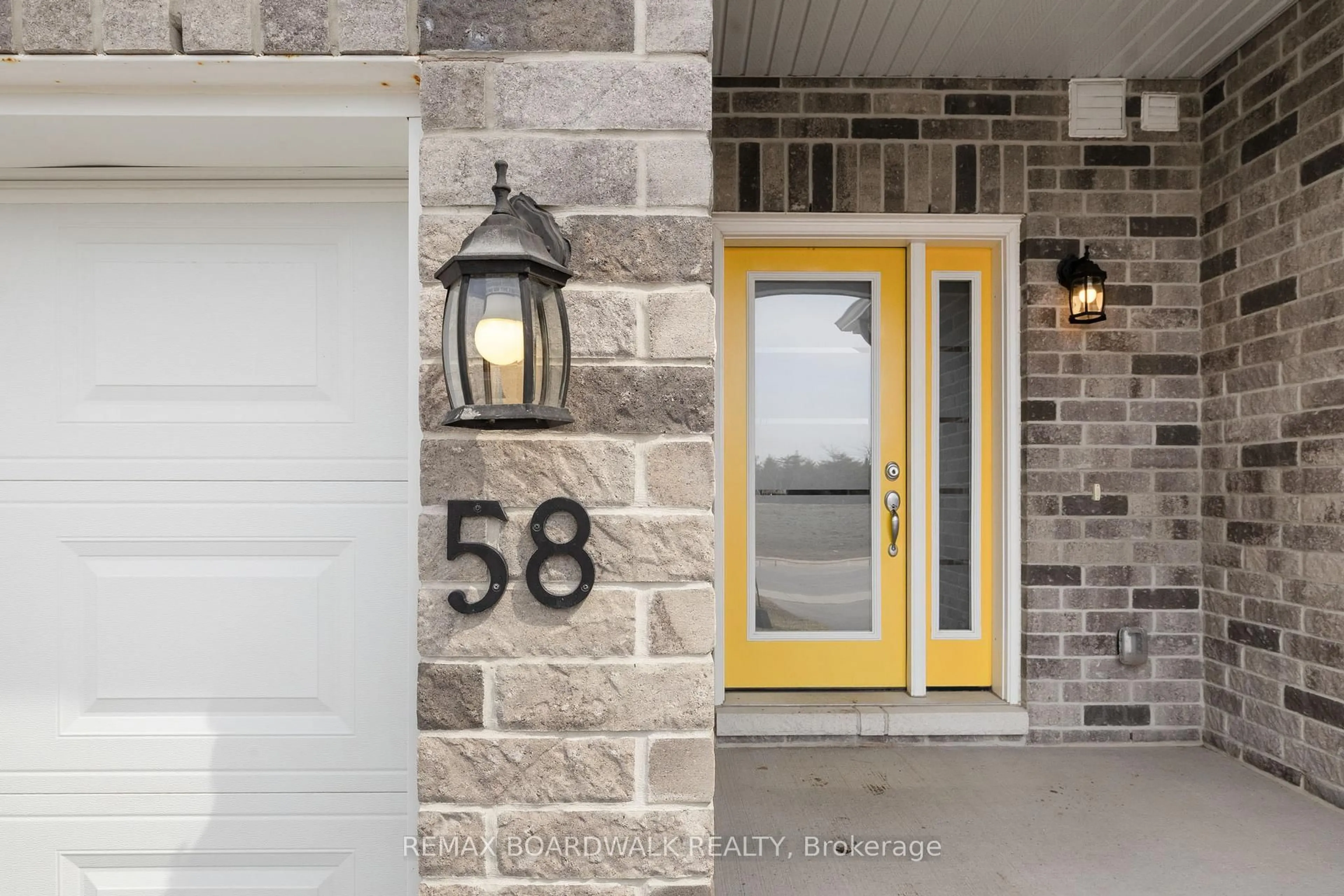 Indoor entryway for 58 Vimy Ridge Cres, Arnprior Ontario K7S 0H7