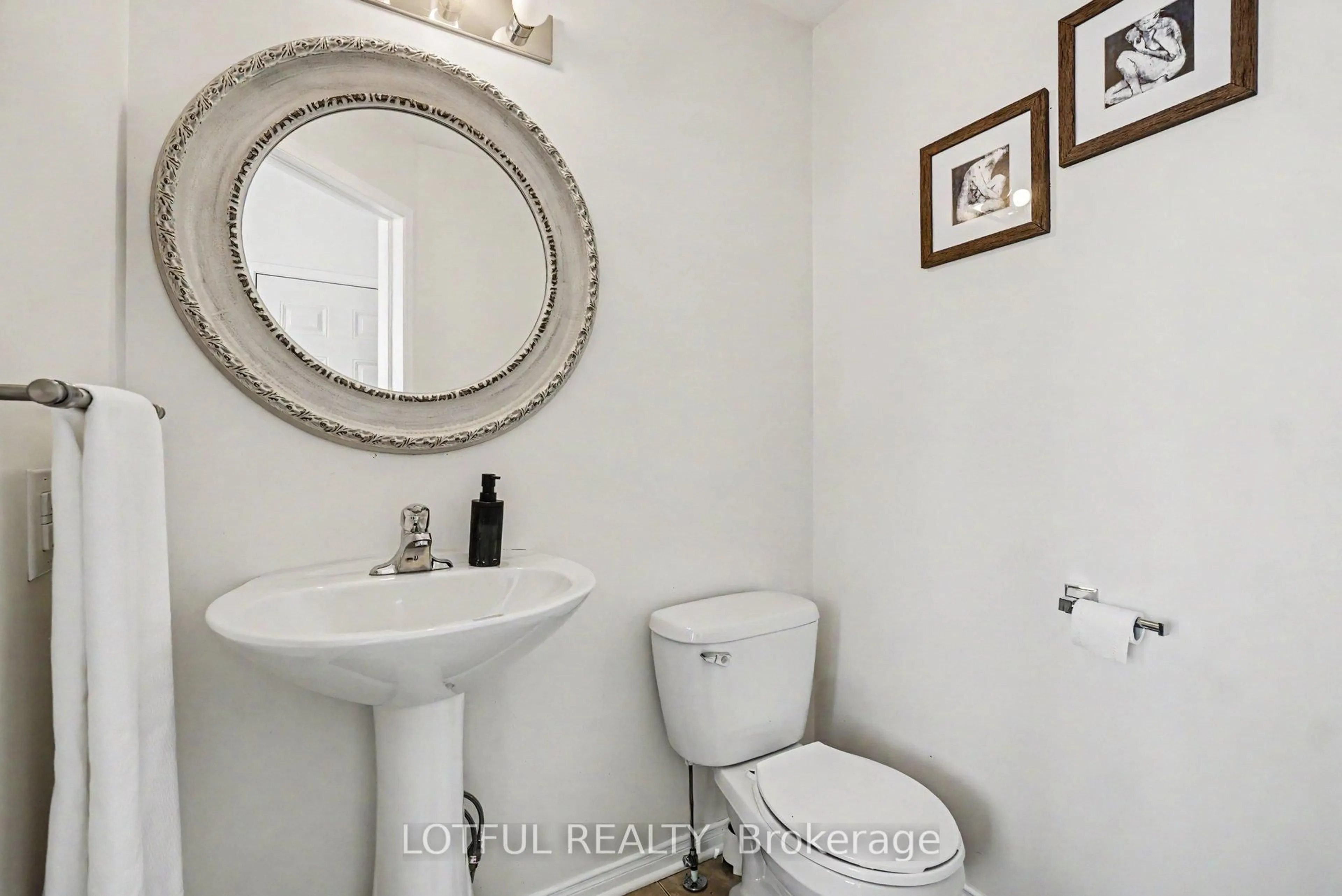 Standard bathroom, ceramic/tile floor for 836 Kennacraig Private, Ottawa Ontario K2J 5T6