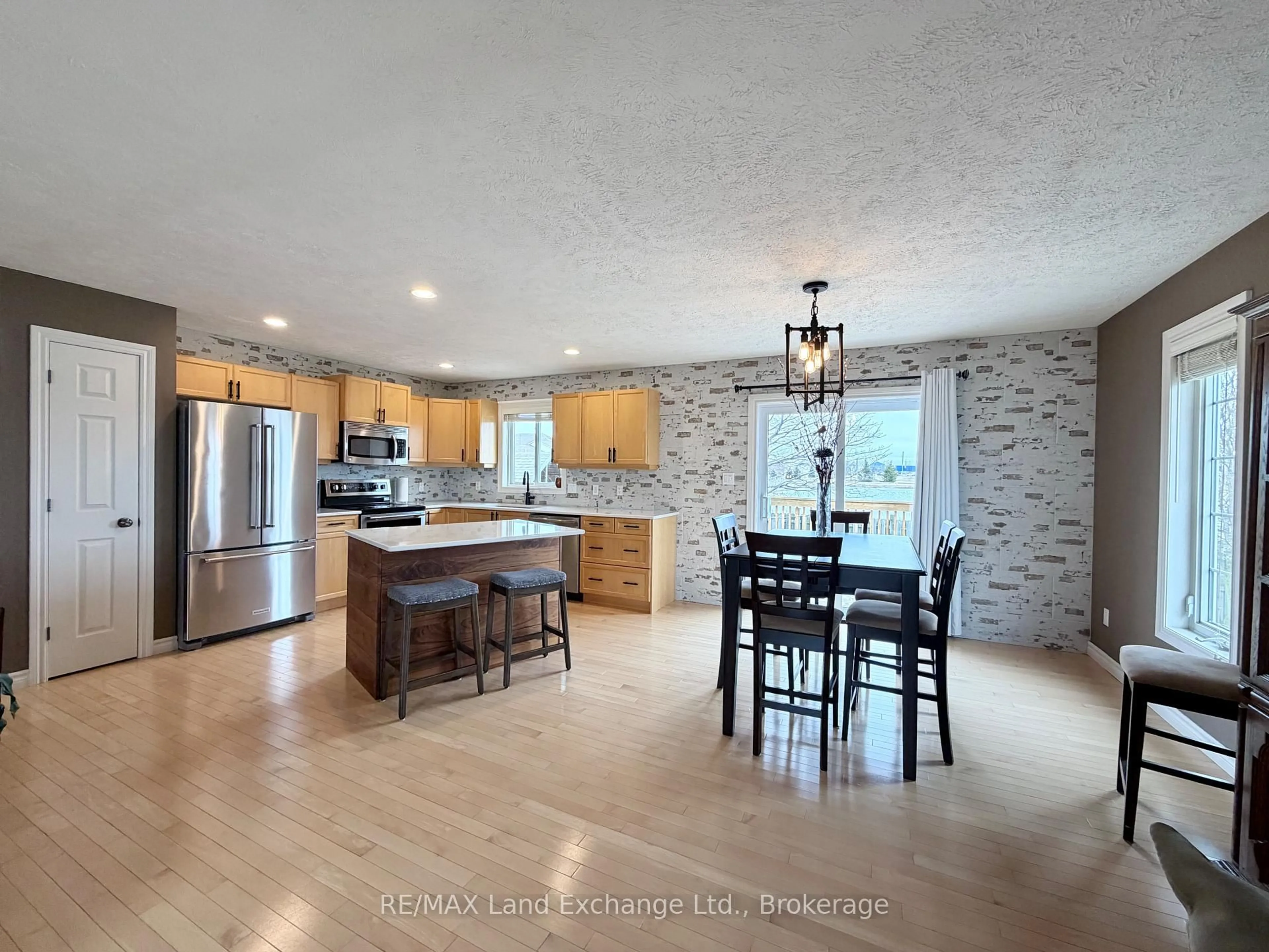 Open concept kitchen, ceramic/tile floor for 161 STICKEL St, Saugeen Shores Ontario N0H 2C1