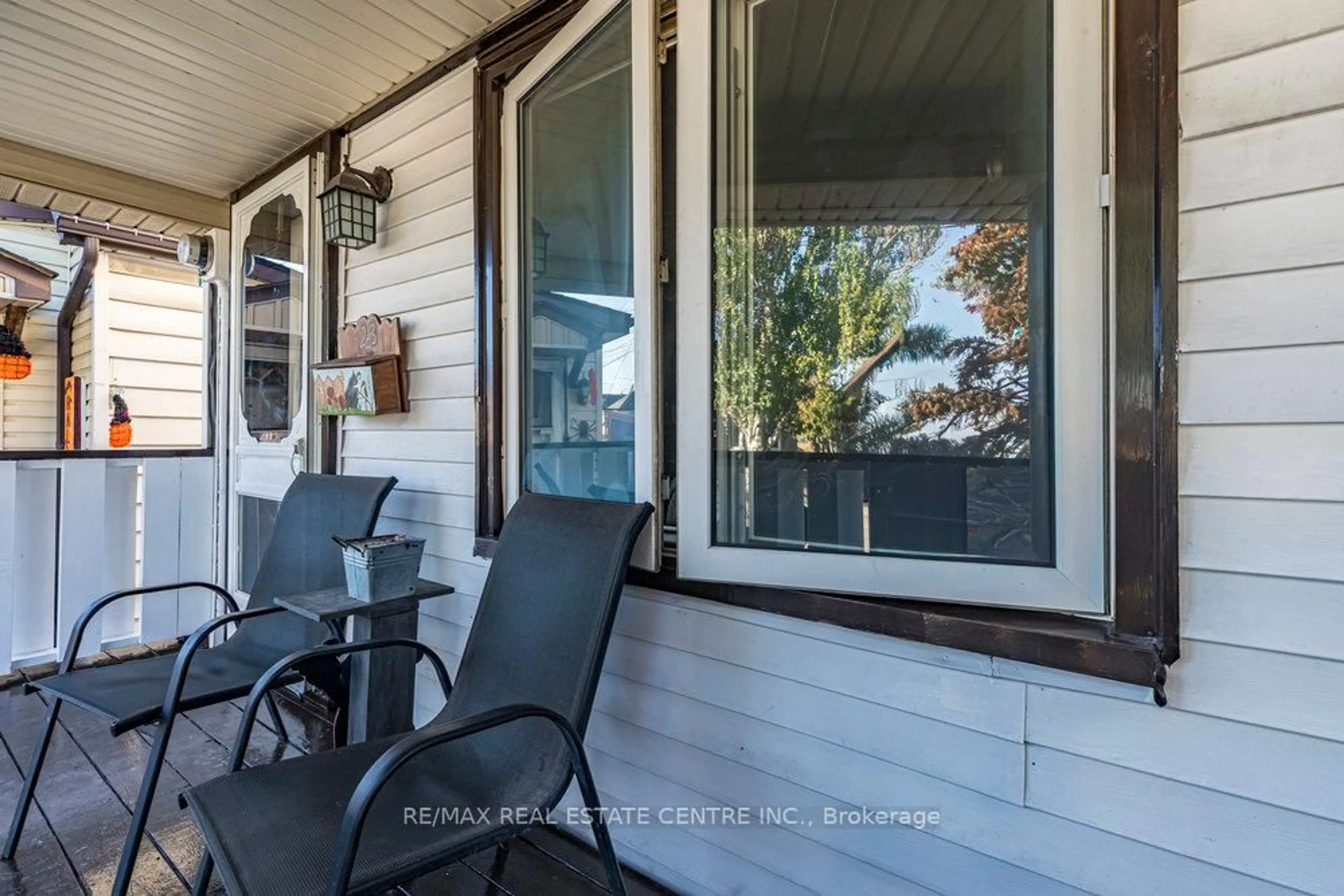 Patio, water/lake/river/ocean view for 23 Frederick Ave, Hamilton Ontario L8H 4K1