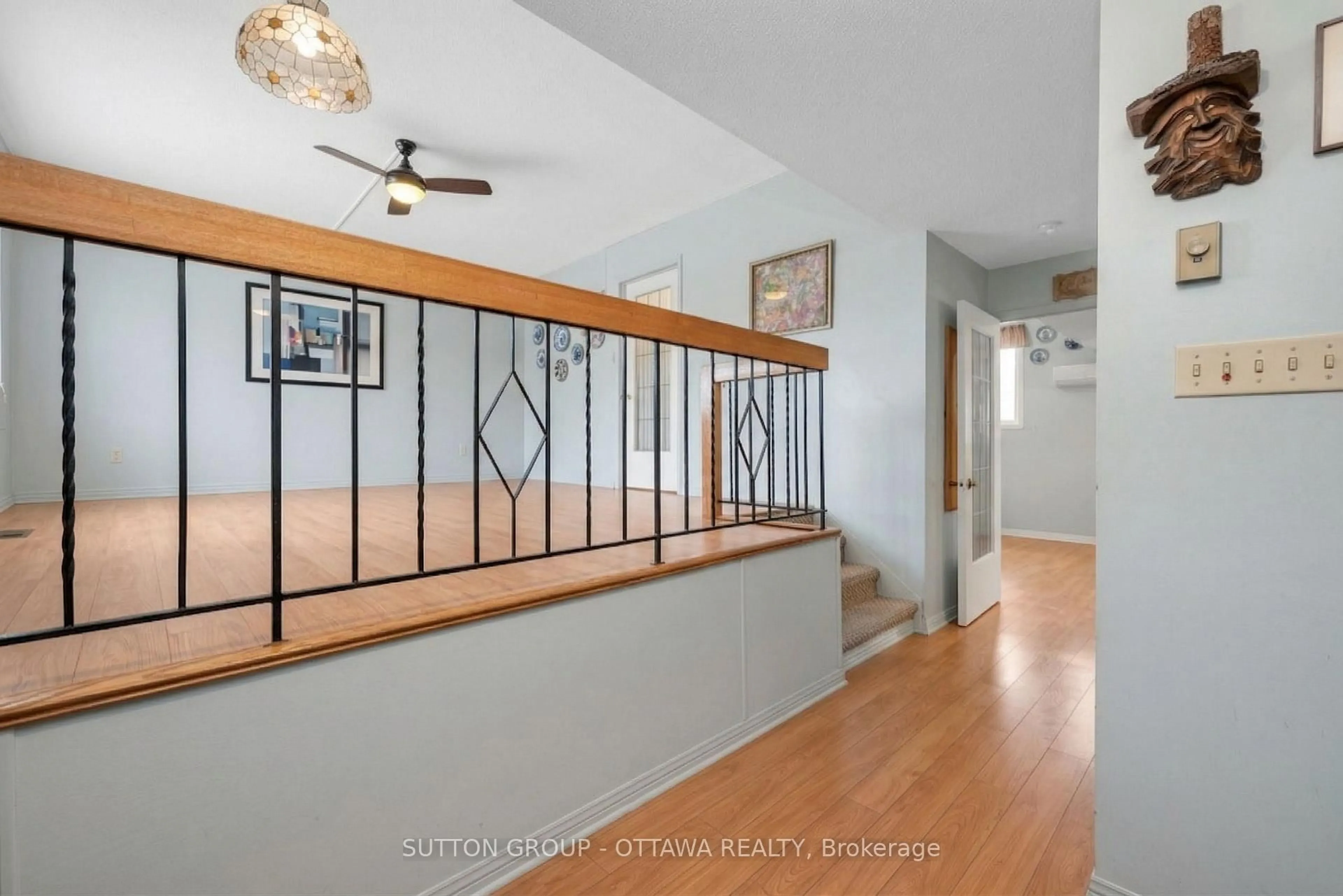 Indoor entryway for 1112 St Pierre St, Orleans Ontario K1C 1L5
