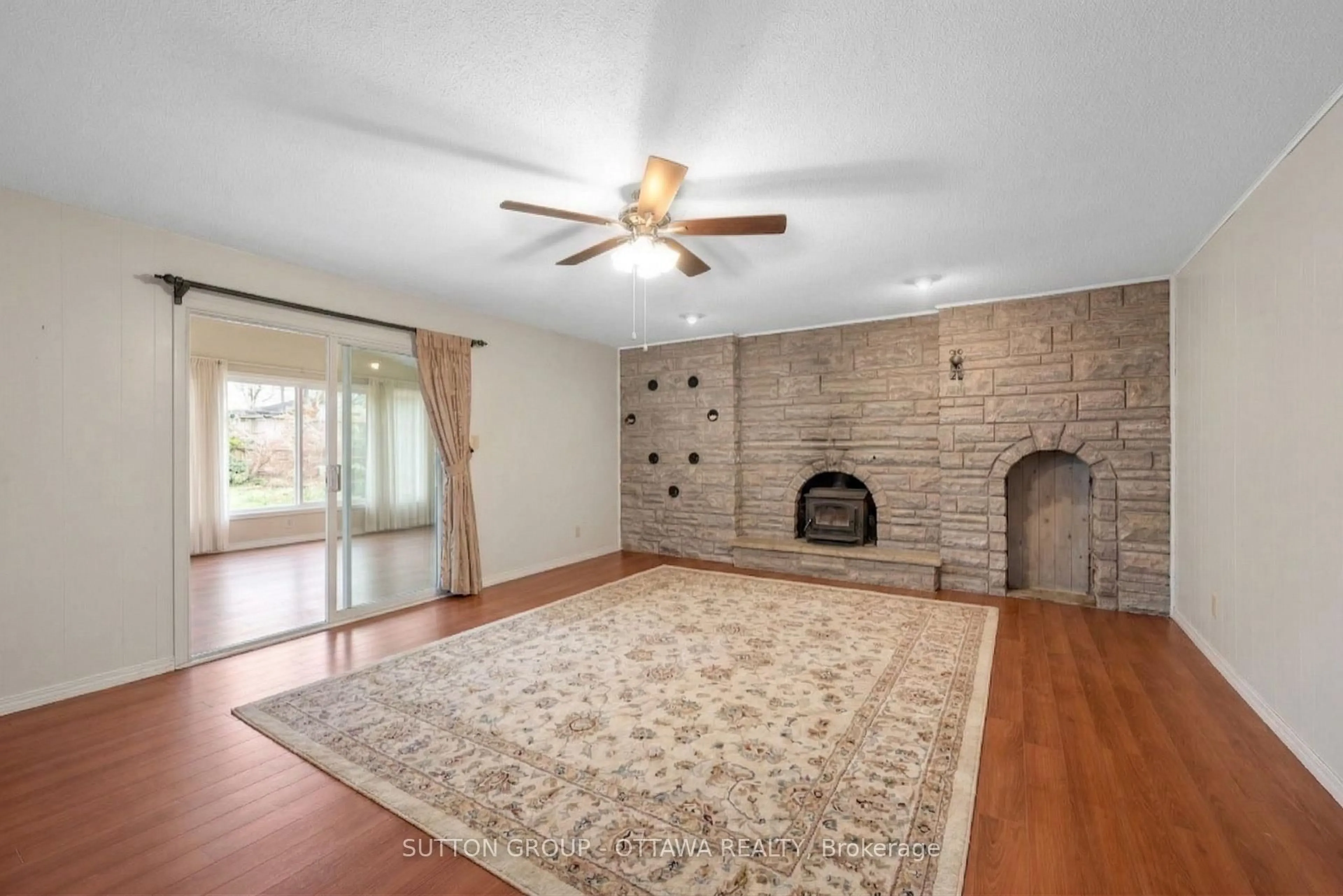 Living room with furniture, unknown for 1112 St Pierre St, Orleans Ontario K1C 1L5