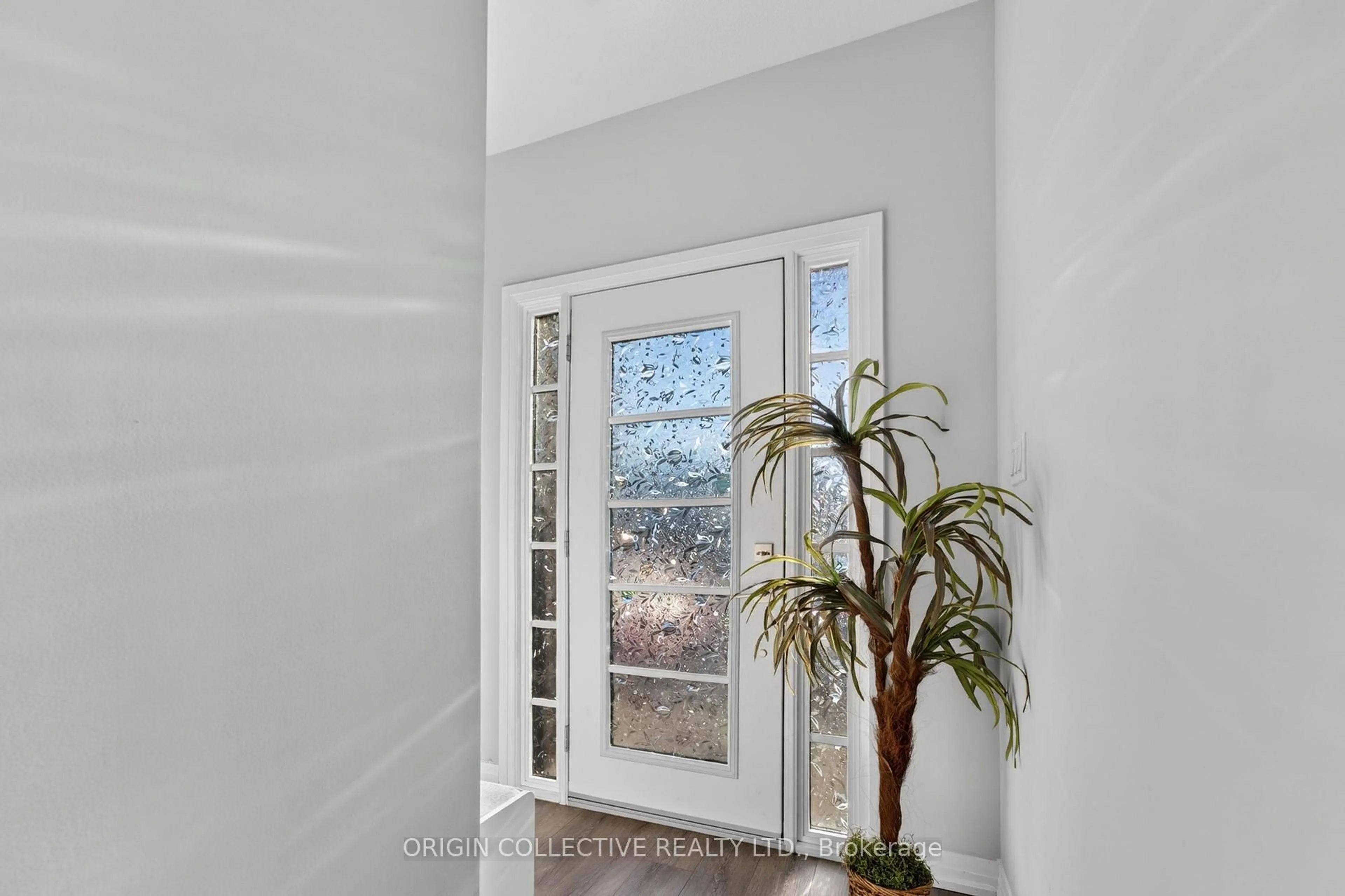 Indoor entryway for 550 Grey St #10, Brantford Ontario N3S 0K3