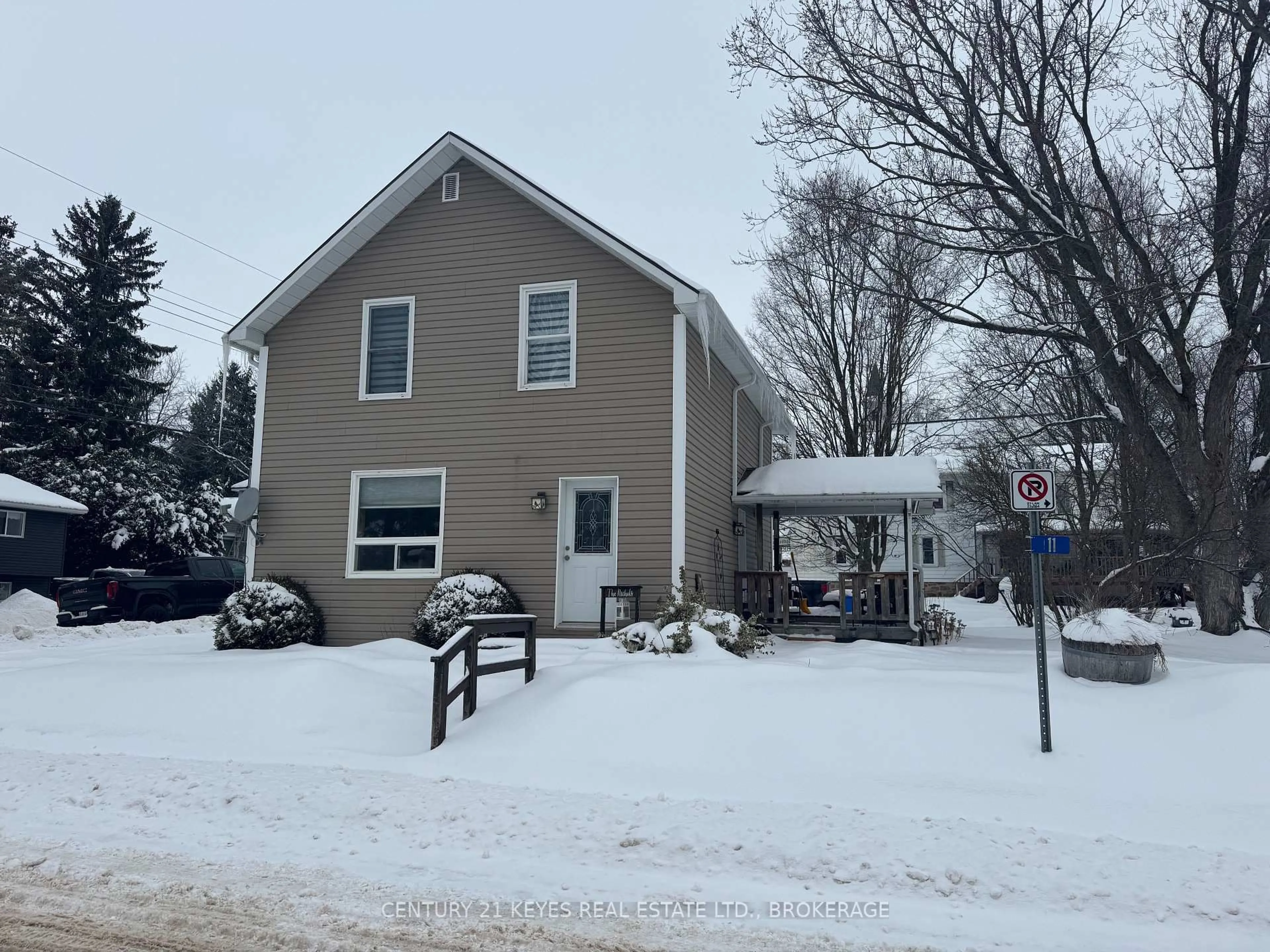 A pic from outside/outdoor area/front of a property/back of a property/a pic from drone, street for 11 James St St, Lansdowne Village Ontario K0E 1L0