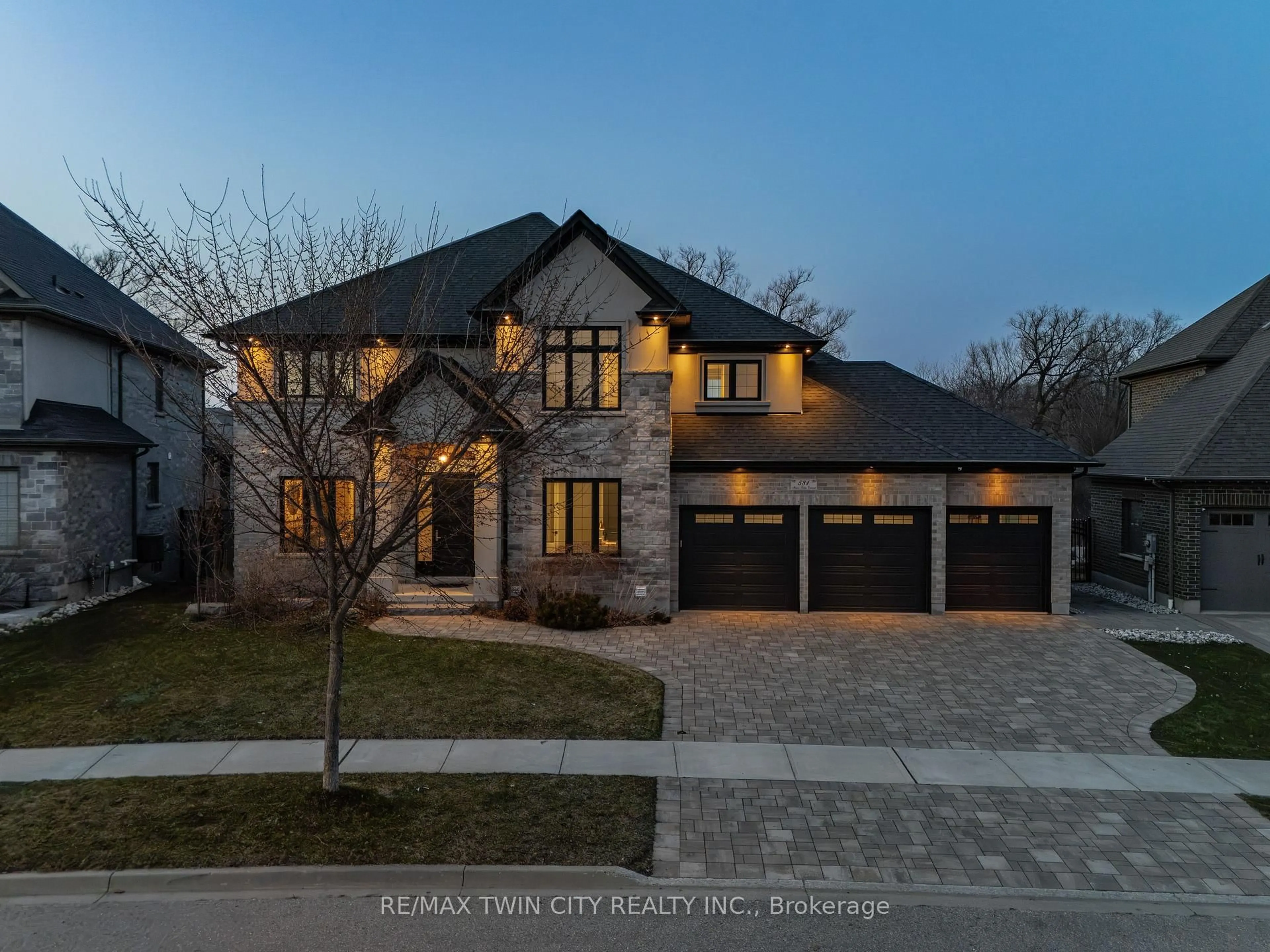 Home with brick exterior material, street for 581 Manor Ridge Cres, Waterloo Ontario N2K 0B4