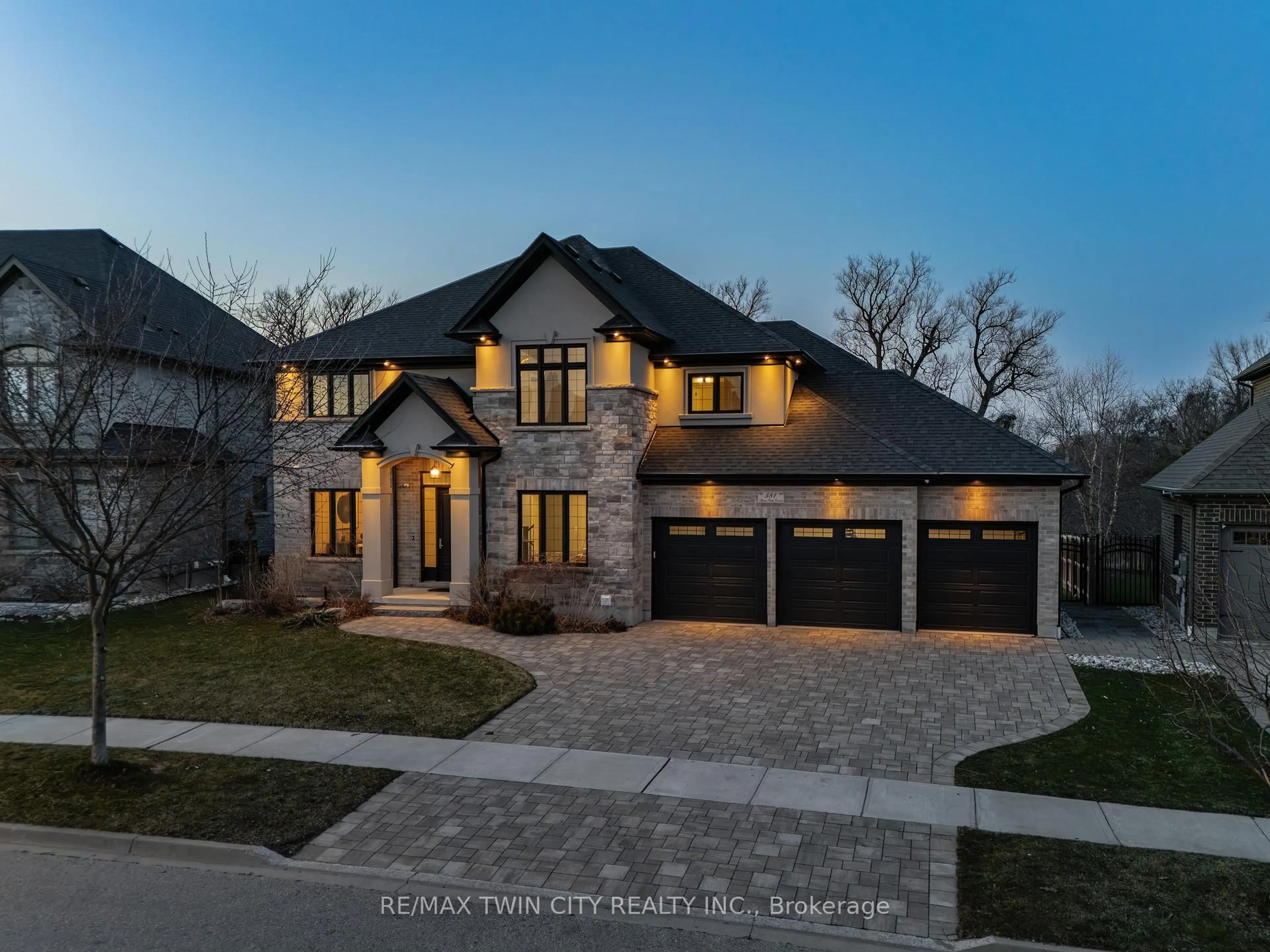 Home with brick exterior material, street for 581 Manor Ridge Cres, Waterloo Ontario N2K 0B4