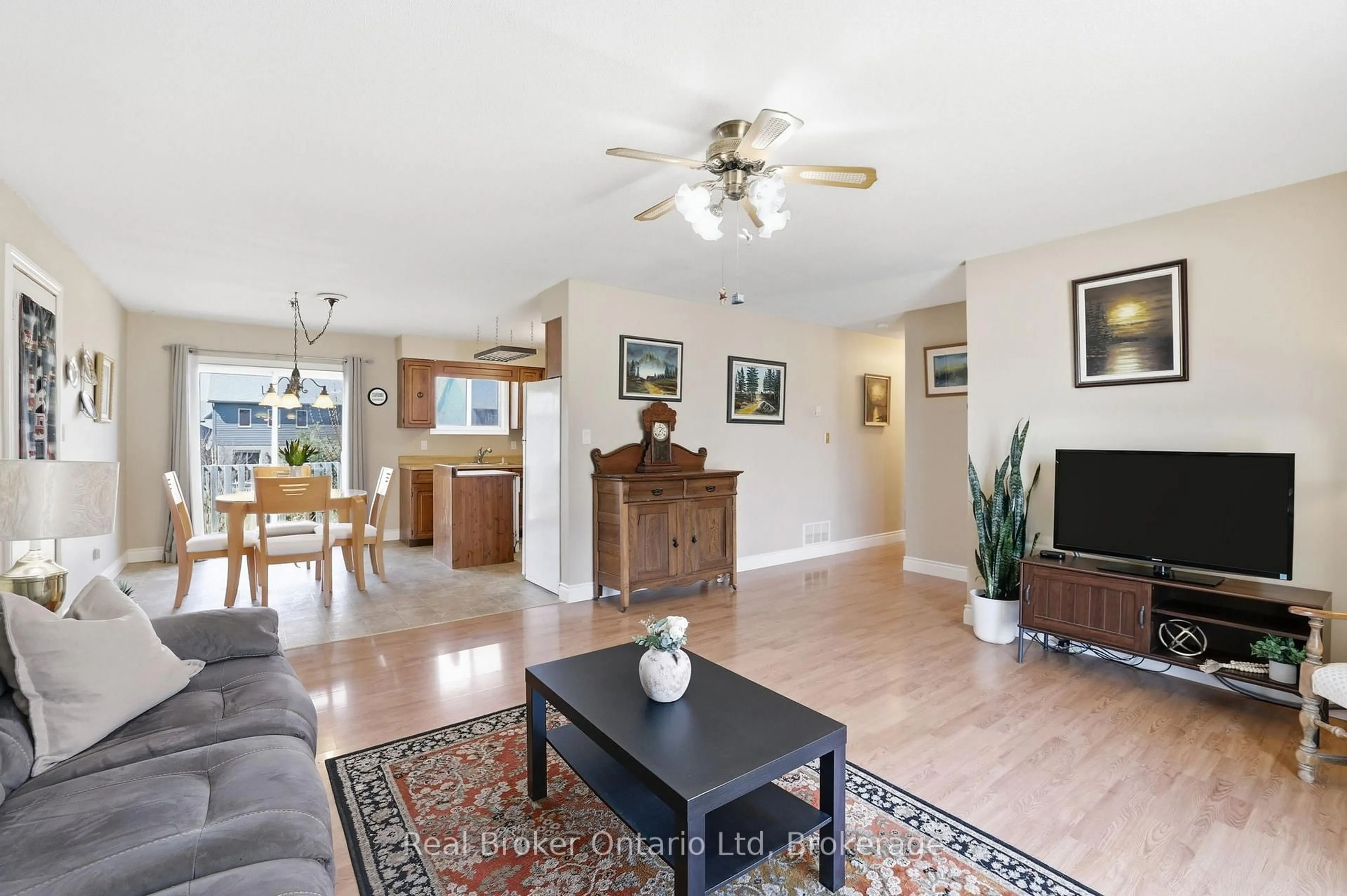 Living room with furniture, unknown for 59 Grayview Dr, Grey Highlands Ontario N0C 1H0