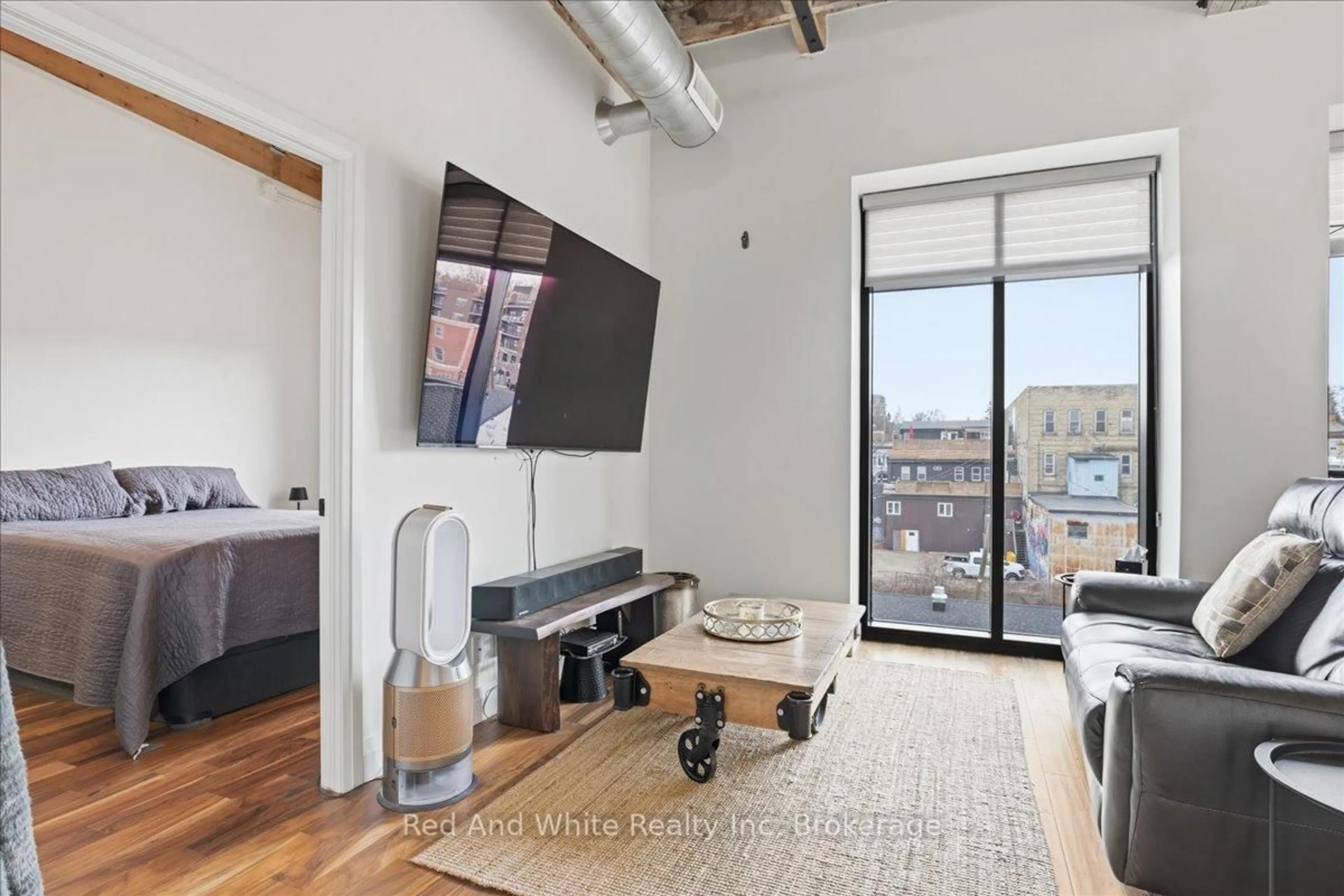 A pic of a room for 19 Guelph Ave #401, Cambridge Ontario N3C 1A2