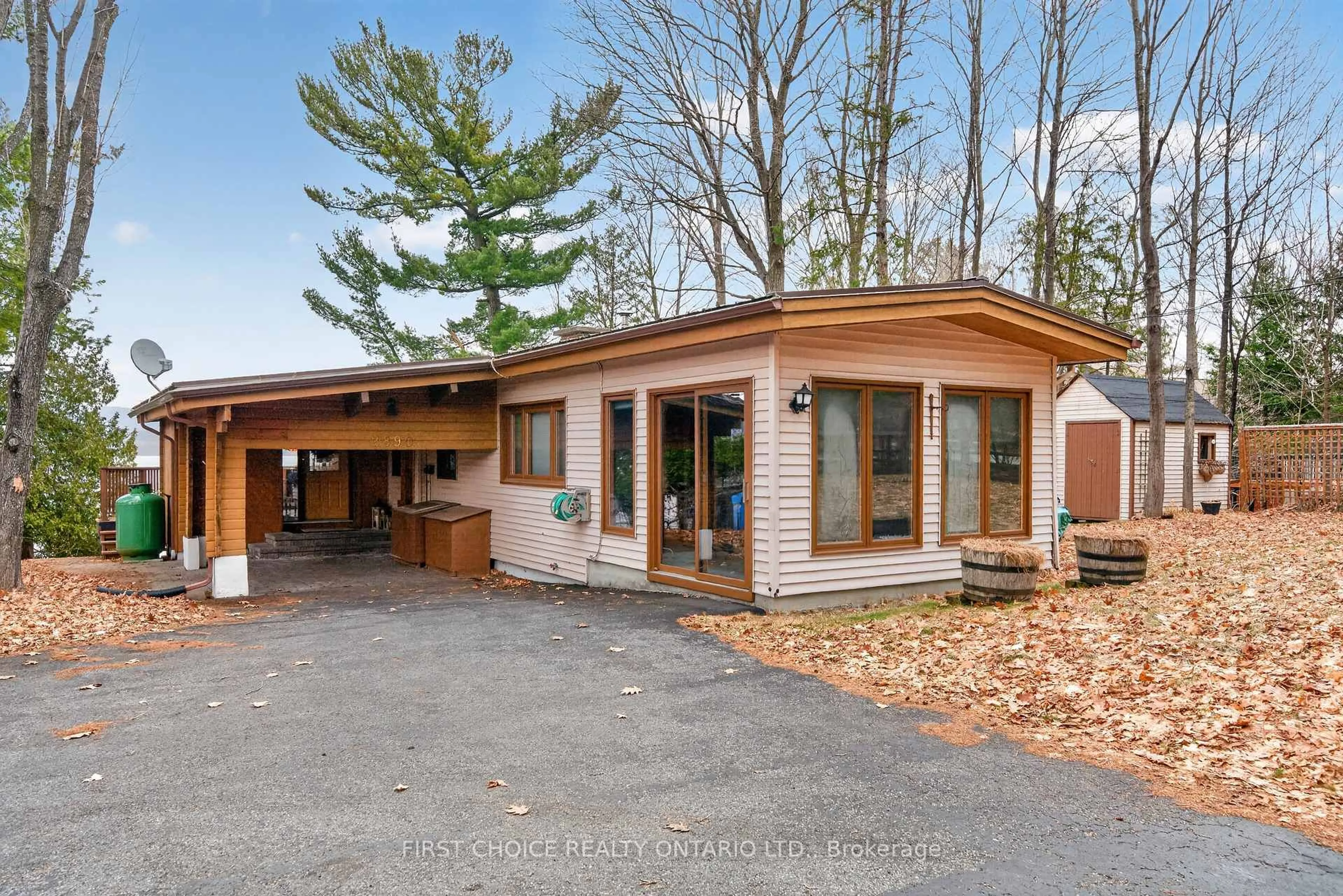 Unknown for 2890 Barlow Cres, Ottawa Ontario K0A 1T0