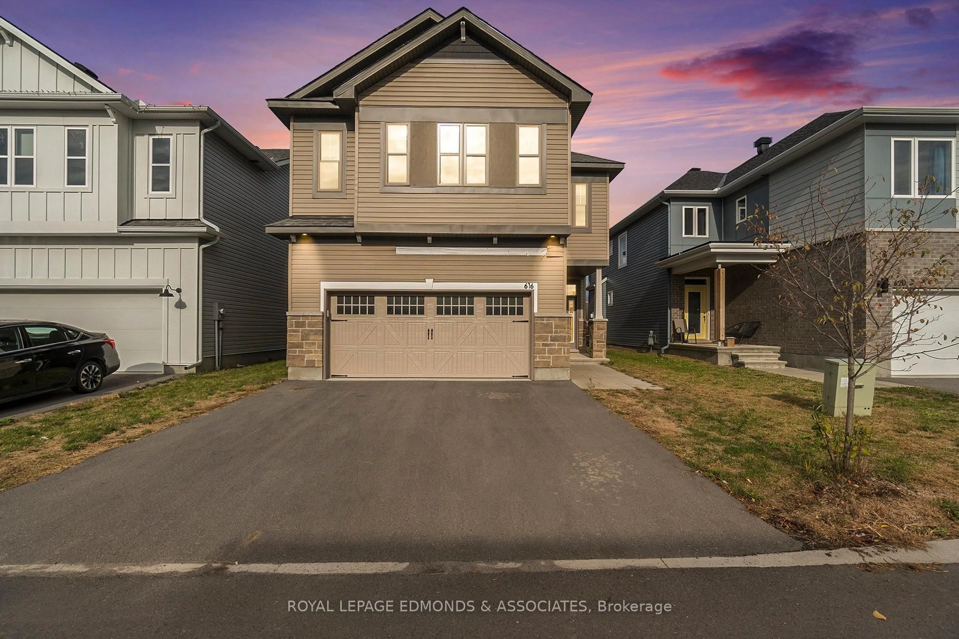 Home with vinyl exterior material, street for 616 Enclave Lane, Clarence-Rockland Ontario K4K 0M8