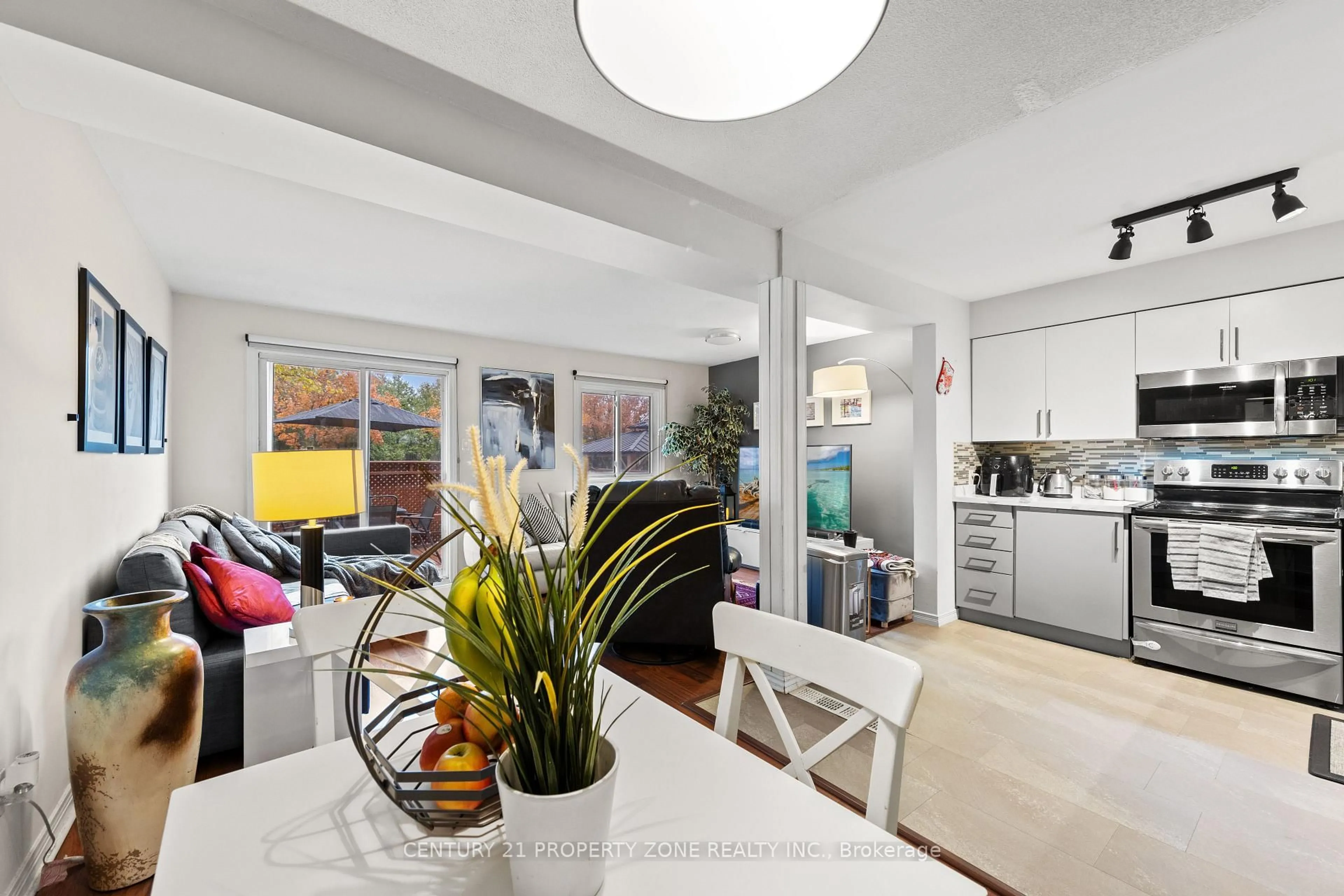 Open concept kitchen, unknown for 280 Limeridge Rd #2, Hamilton Ontario L9A 2S7