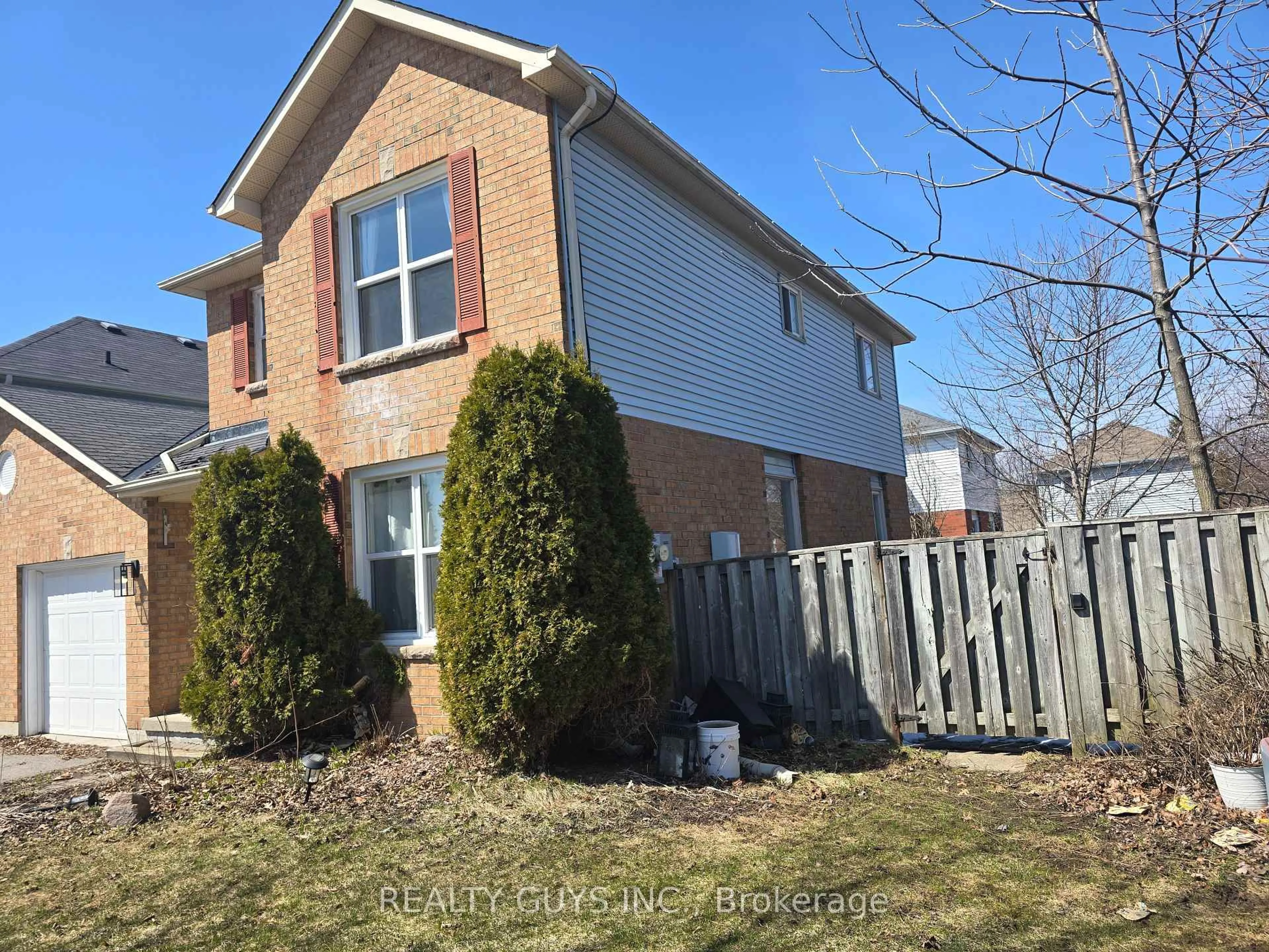 A pic from outside/outdoor area/front of a property/back of a property/a pic from drone, street for 542 Westman Ave, Peterborough Ontario K9K 2E6