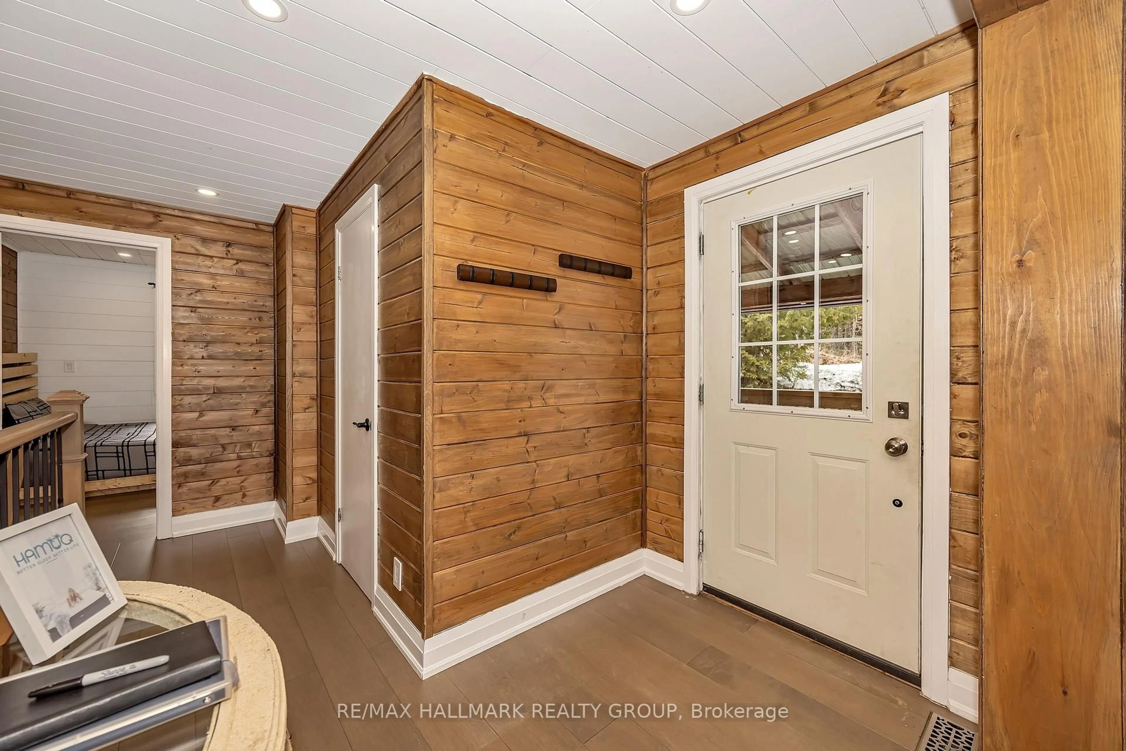 Indoor entryway for 2294 Myers Cave Rd, Cloyne Ontario K0H 1K0