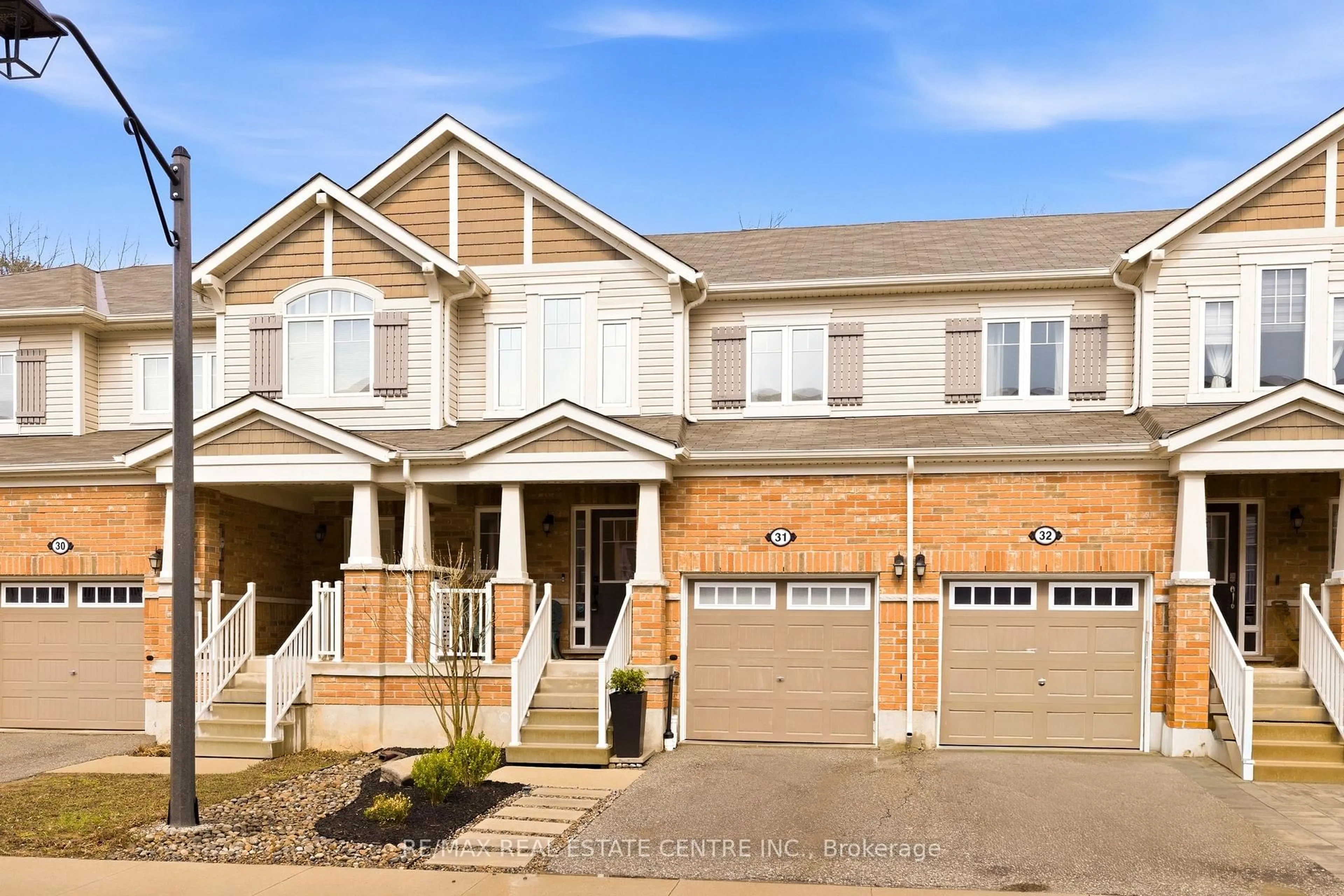 Home with brick exterior material, street for 230 Avonsyde Blvd #31, Hamilton Ontario L8B 1T9