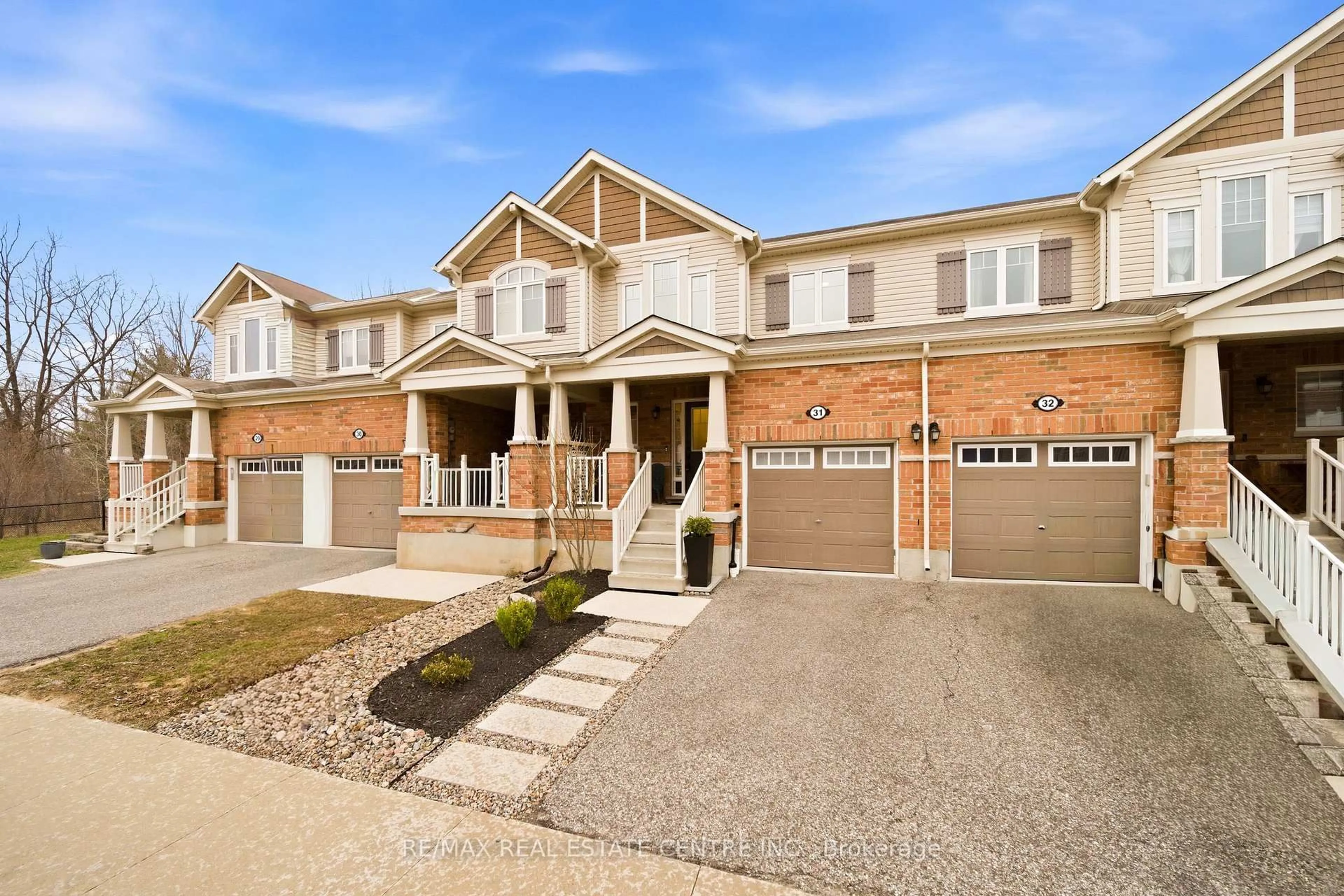 Home with brick exterior material, street for 230 Avonsyde Blvd #31, Hamilton Ontario L8B 1T9