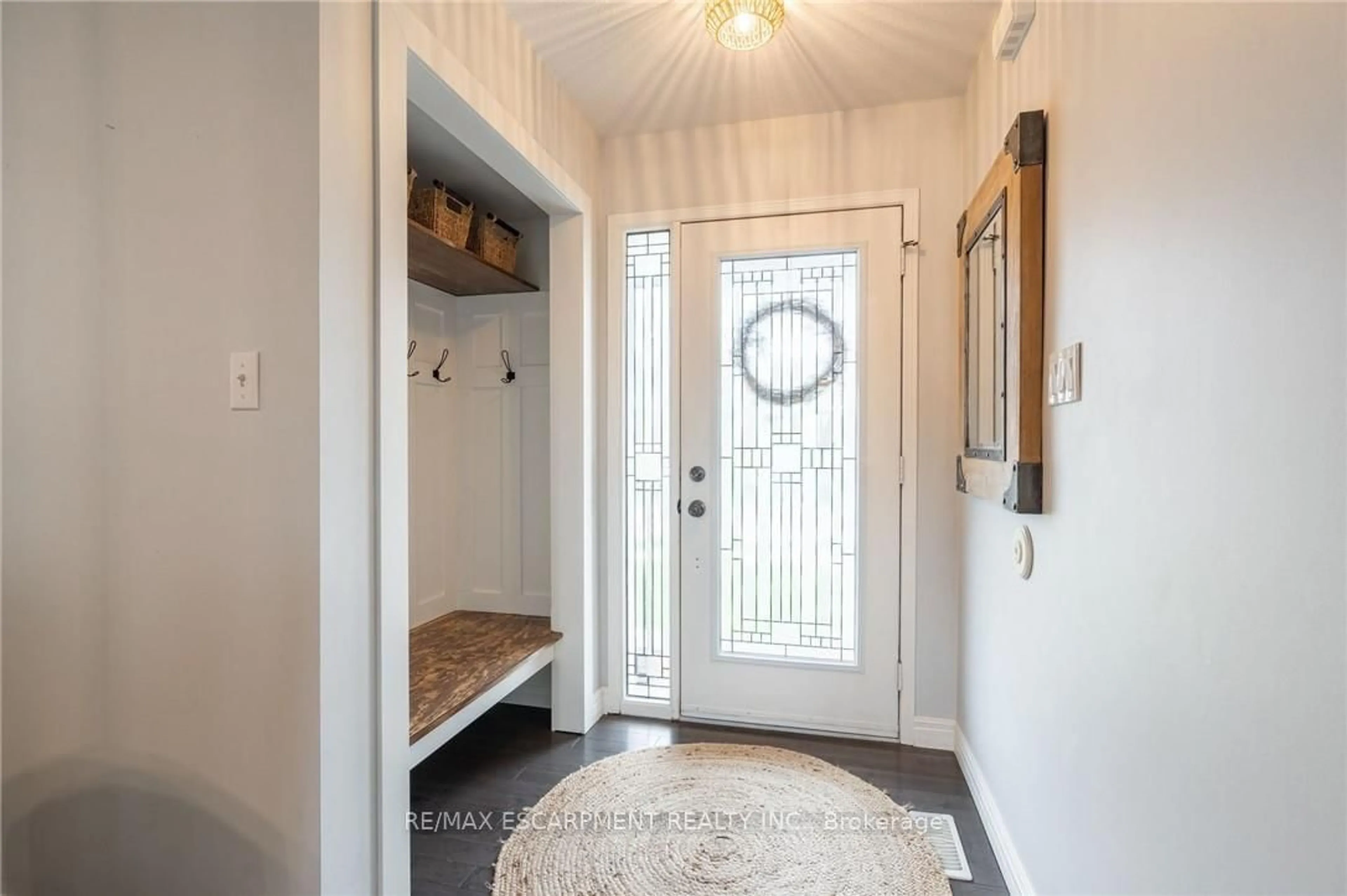 Indoor entryway for 141 Voyager Pass, Hamilton Ontario L0R 1C0
