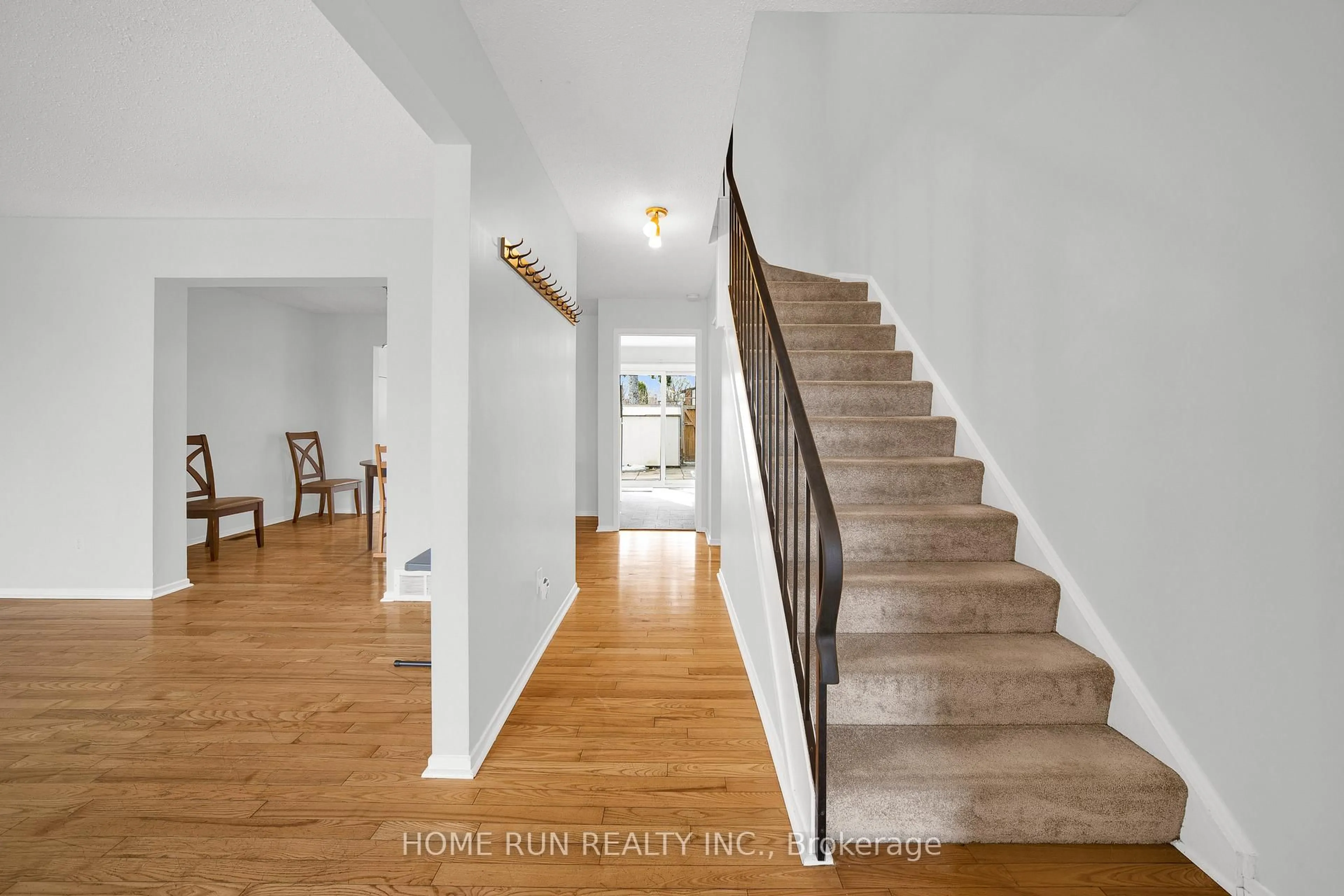 Unknown for 2111 Montreal Rd #4, Ottawa Ontario K1J 8M8