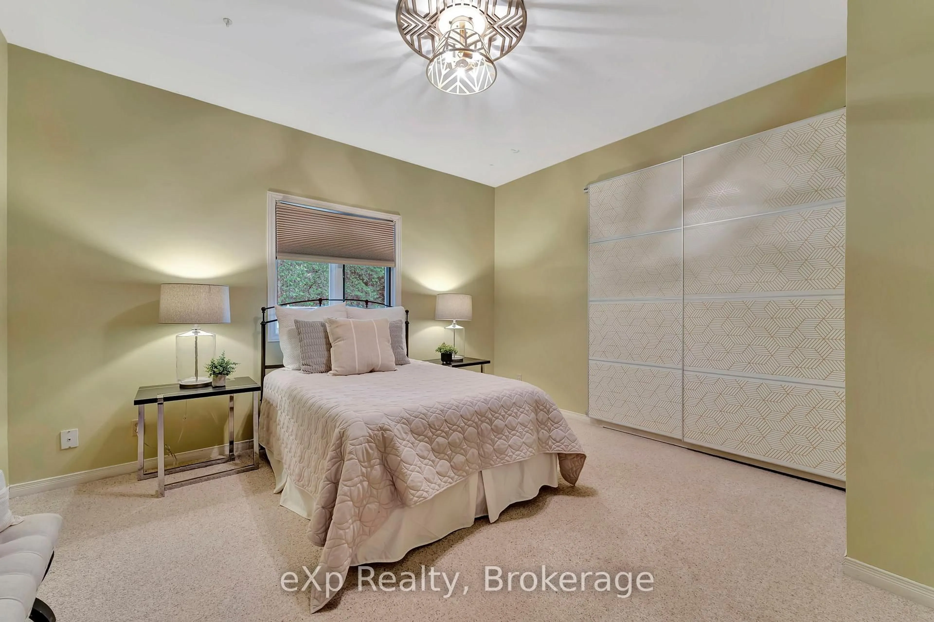 A pic of a room for 5 Orchard Cres, Guelph Ontario N1E 1W9