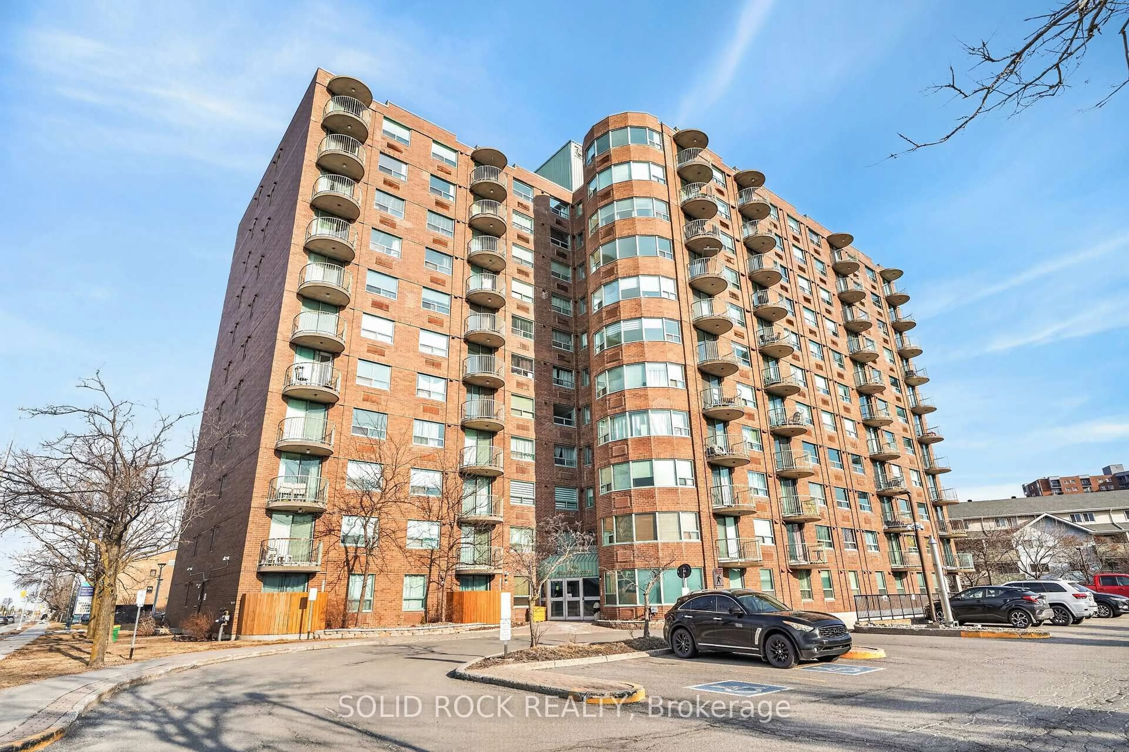 A pic from outside/outdoor area/front of a property/back of a property/a pic from drone, building for 1440 Heron Rd #901, Ottawa Ontario K1V 0X2