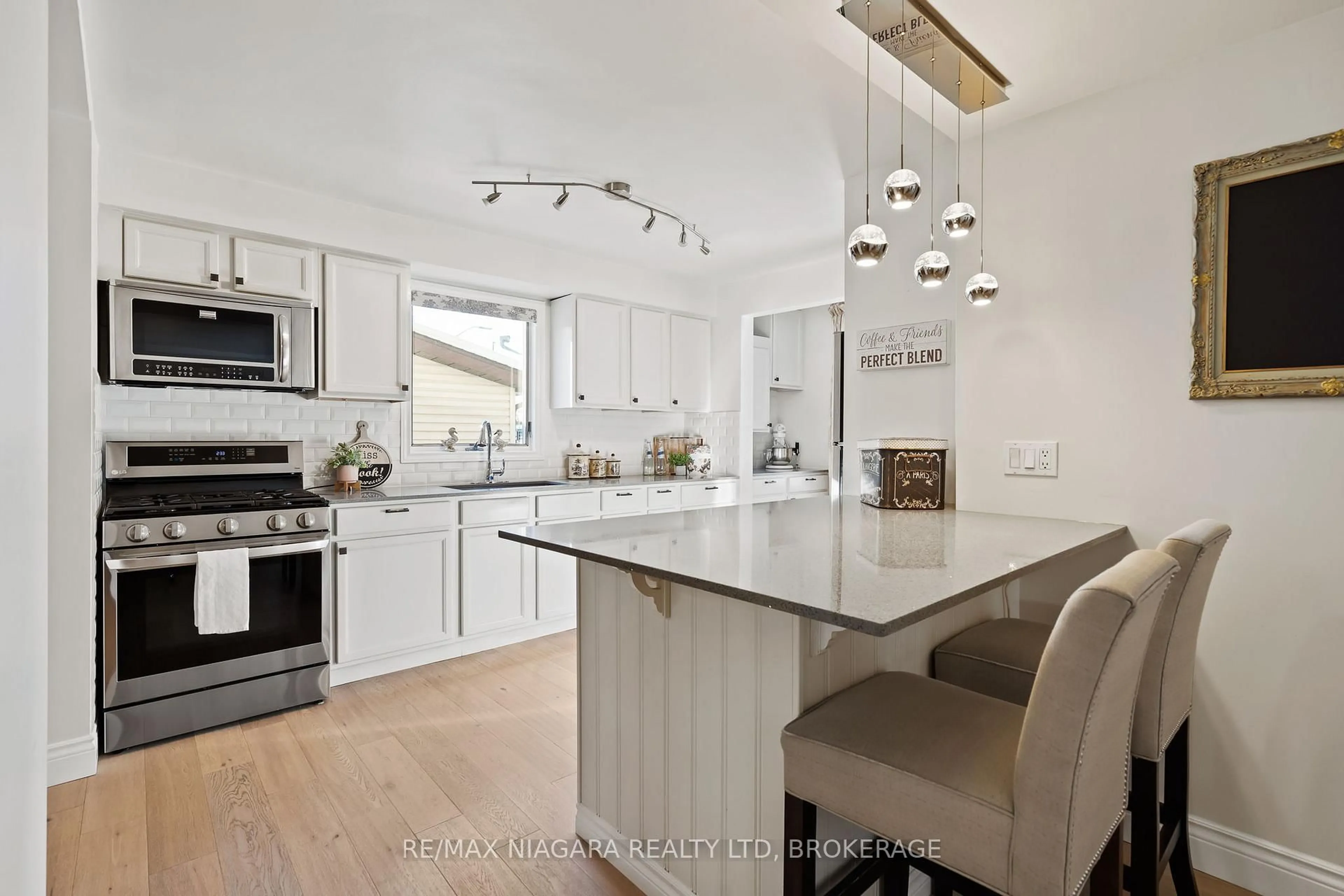 Open concept kitchen, unknown for 148 Lakeshore Rd, St. Catharines Ontario L2N 2V1