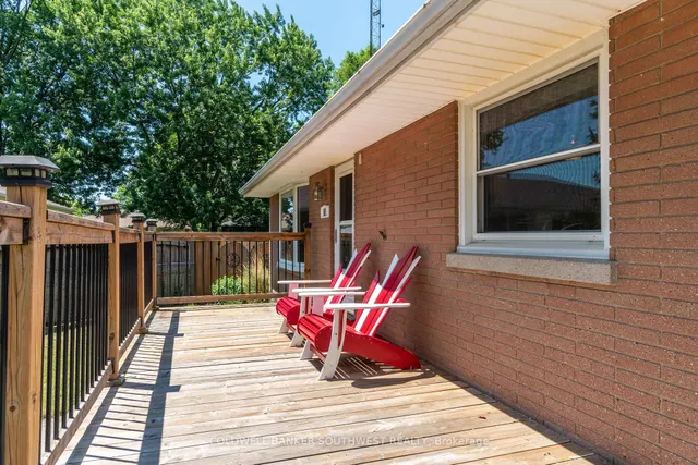 18 Tweedsmuir Ave, Sarnia 4