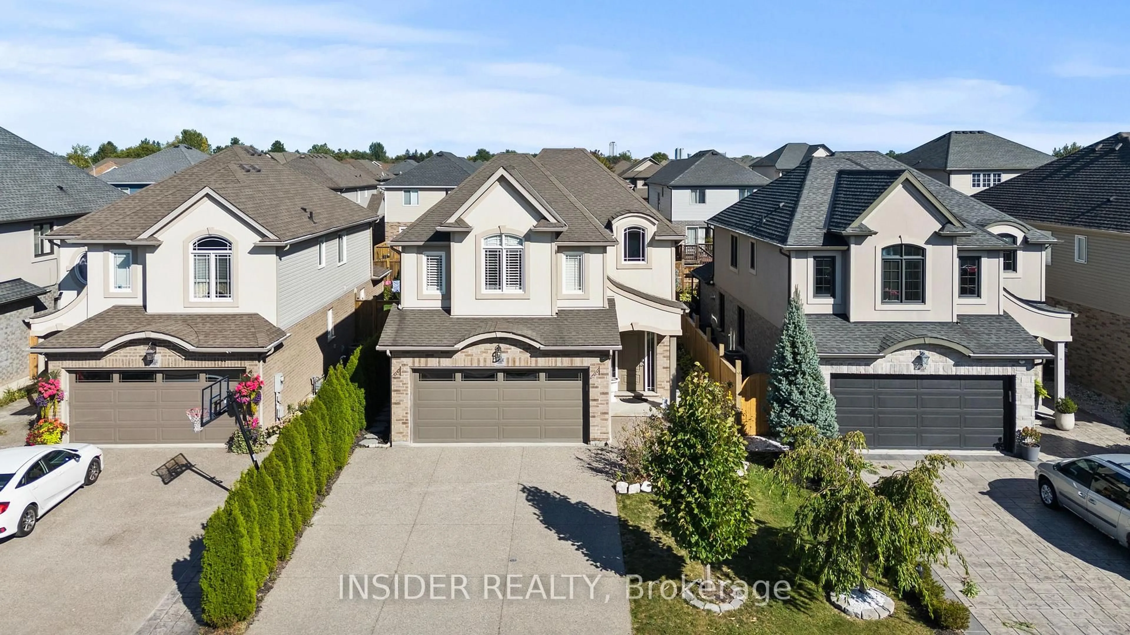 A pic from outside/outdoor area/front of a property/back of a property/a pic from drone, street for 6058 Ernest Cres, Niagara Falls Ontario L2H 0H9