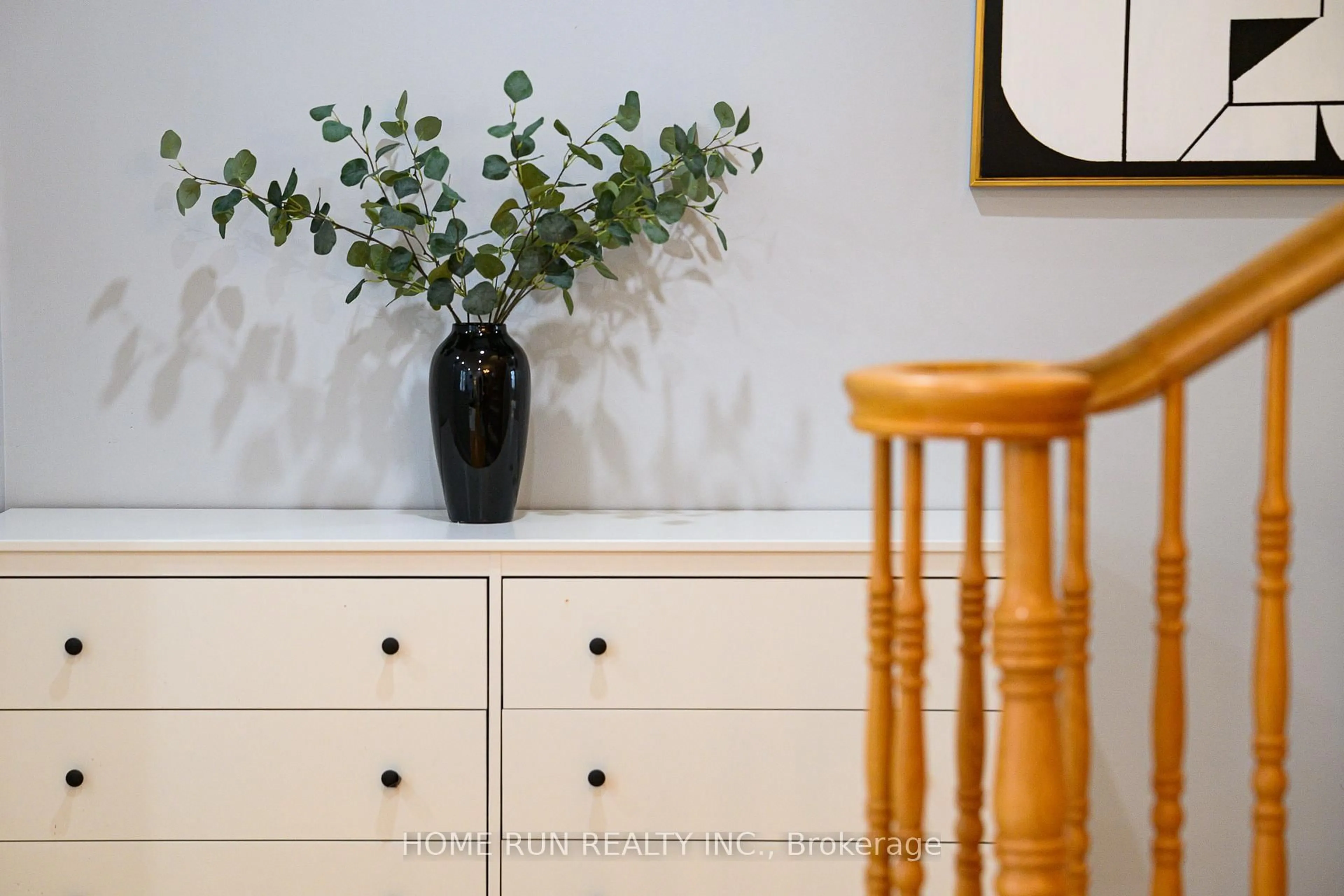 Indoor entryway for 10 Pavona St, Ottawa Ontario K2G 6T2