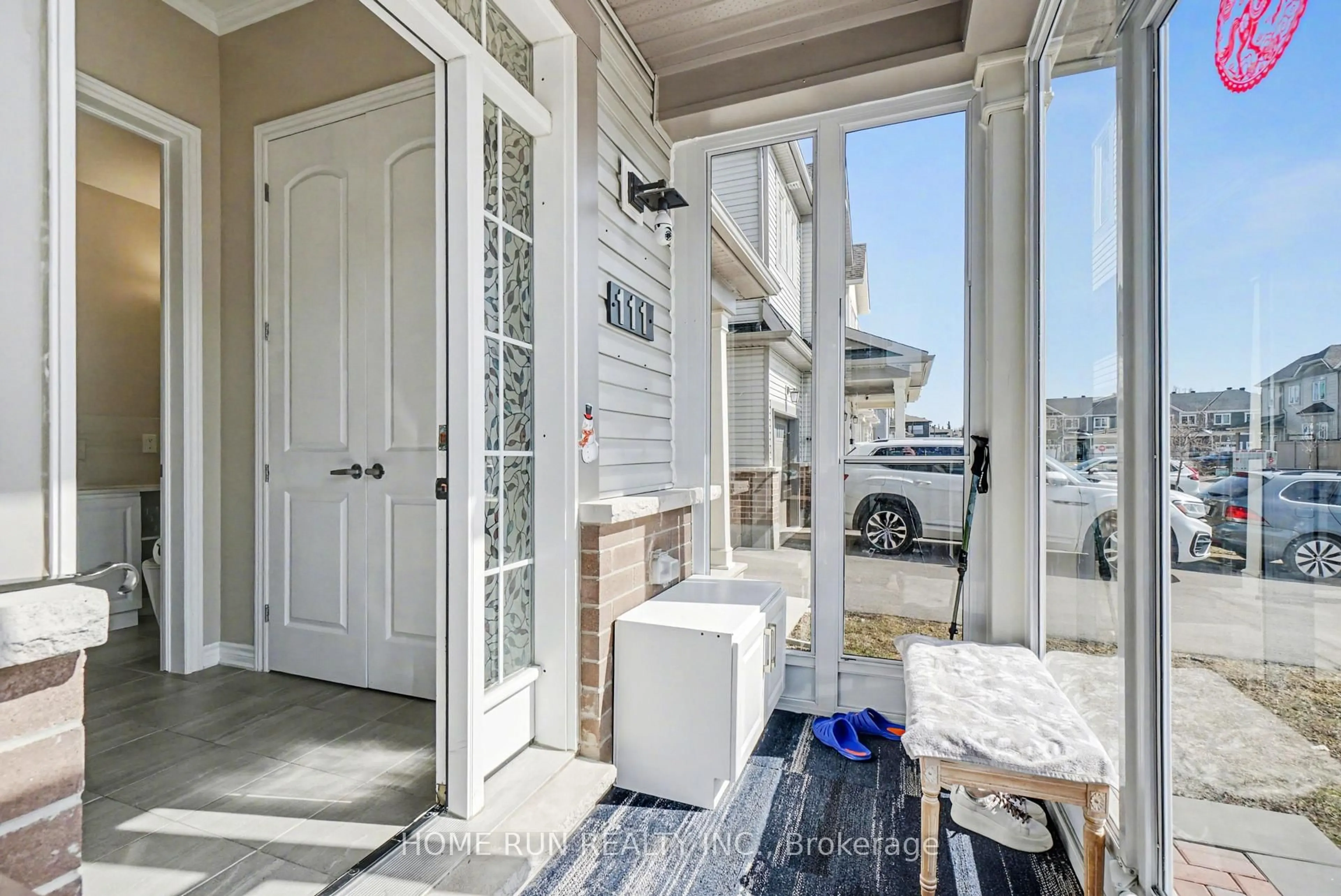 Indoor entryway for 111 Mesa Dr, Ottawa Ontario K2J 6W1