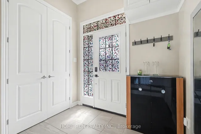 111 Mesa Dr, Ottawa 3