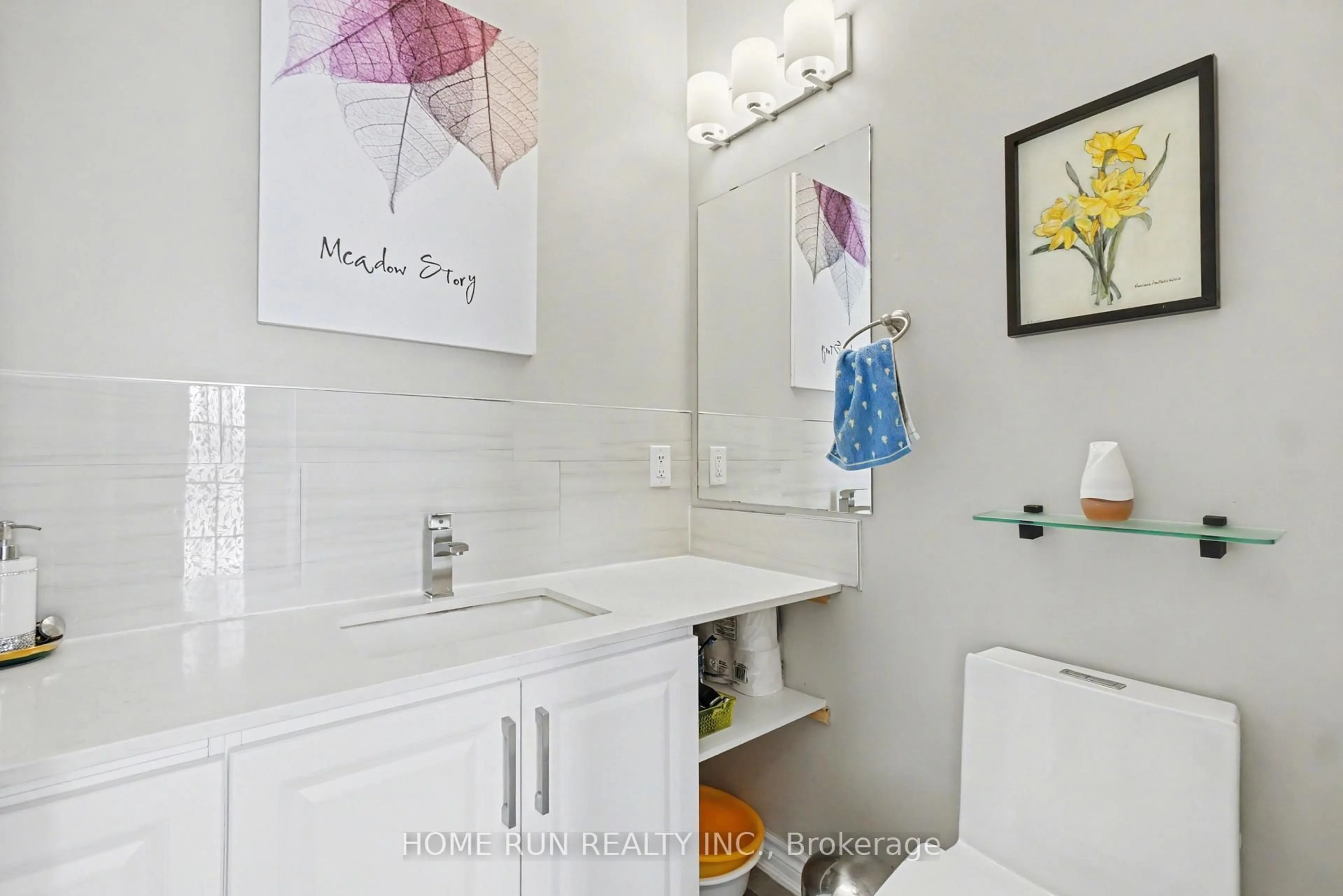 Contemporary bathroom, ceramic/tile floor for 111 Mesa Dr, Ottawa Ontario K2J 6W1