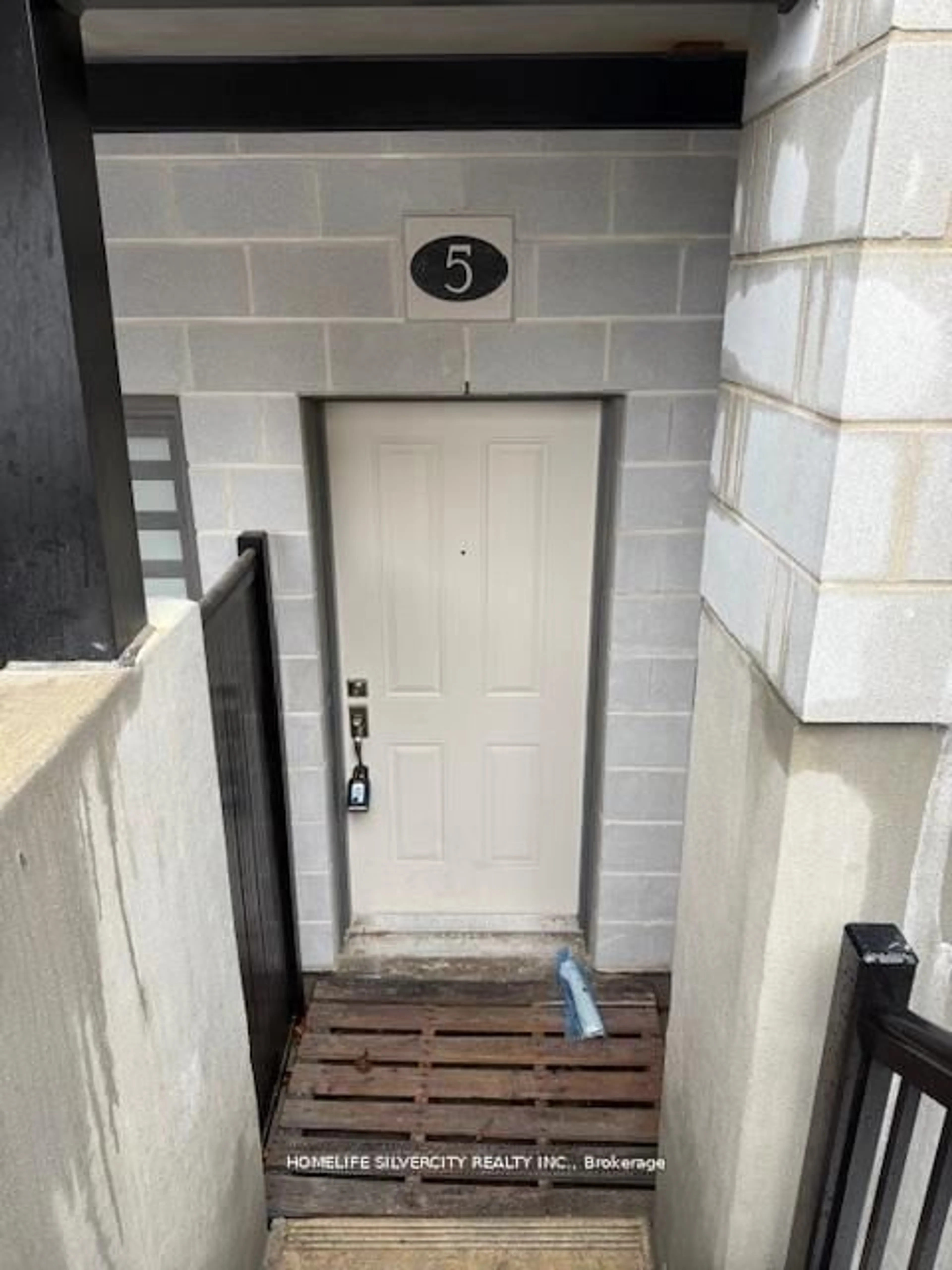 Unknown for 25 Isherwood Ave #5, Cambridge Ontario N1R 0E2