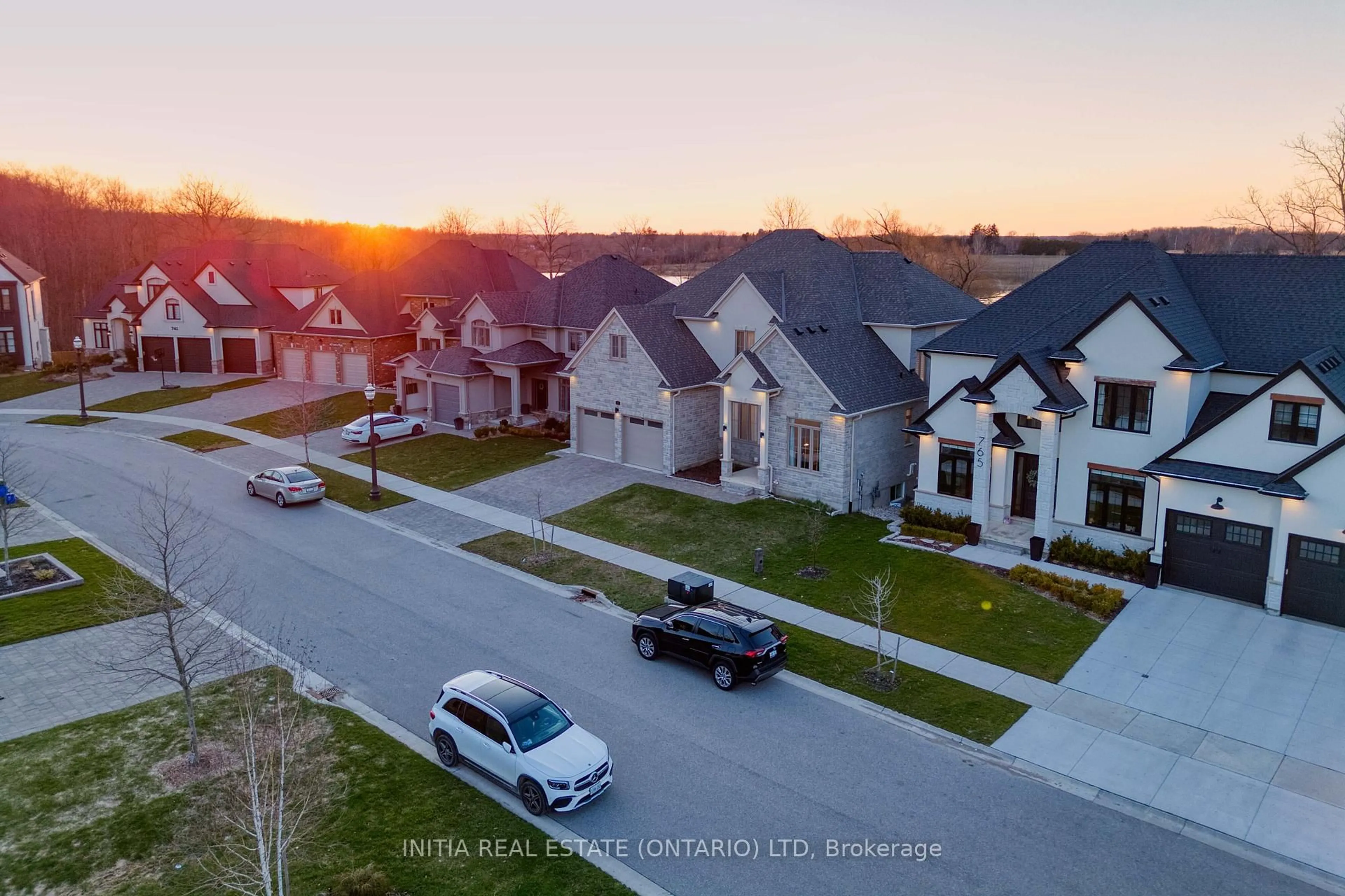 A pic from outside/outdoor area/front of a property/back of a property/a pic from drone, street for 757 Zaifman Circ, London North Ontario N5X 0M8