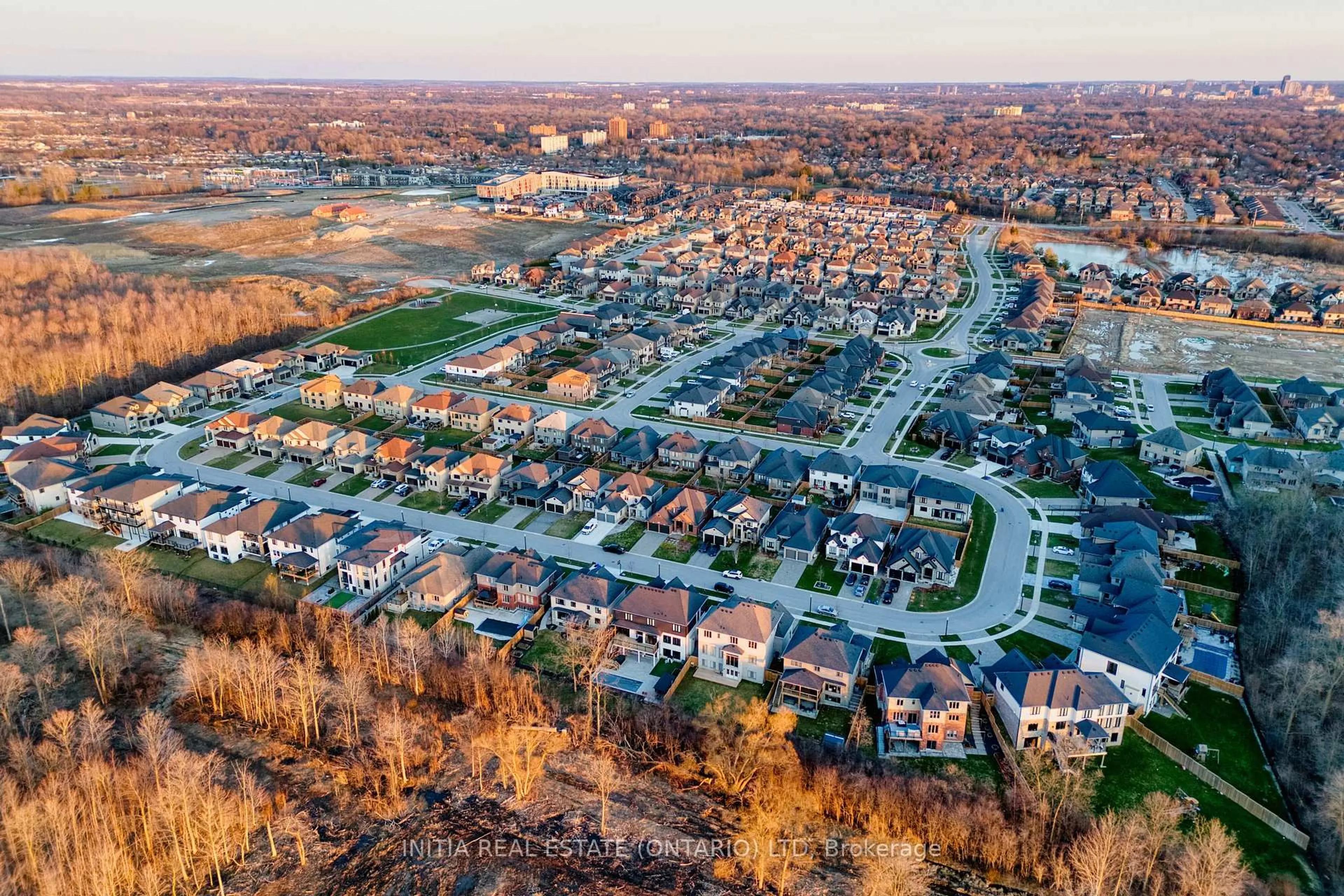 A pic from outside/outdoor area/front of a property/back of a property/a pic from drone, street for 757 Zaifman Circ, London North Ontario N5X 0M8