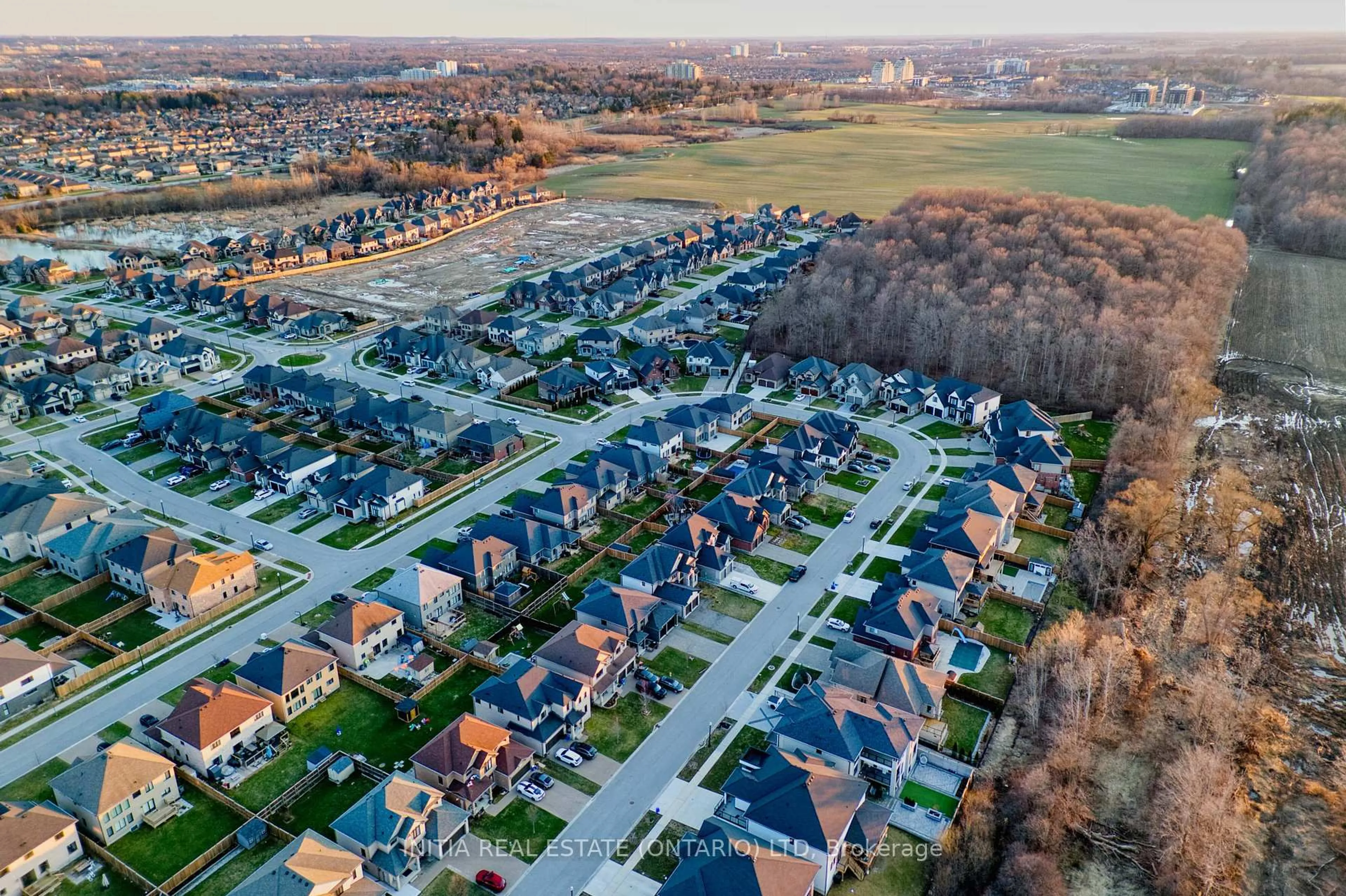 A pic from outside/outdoor area/front of a property/back of a property/a pic from drone, street for 757 Zaifman Circ, London North Ontario N5X 0M8