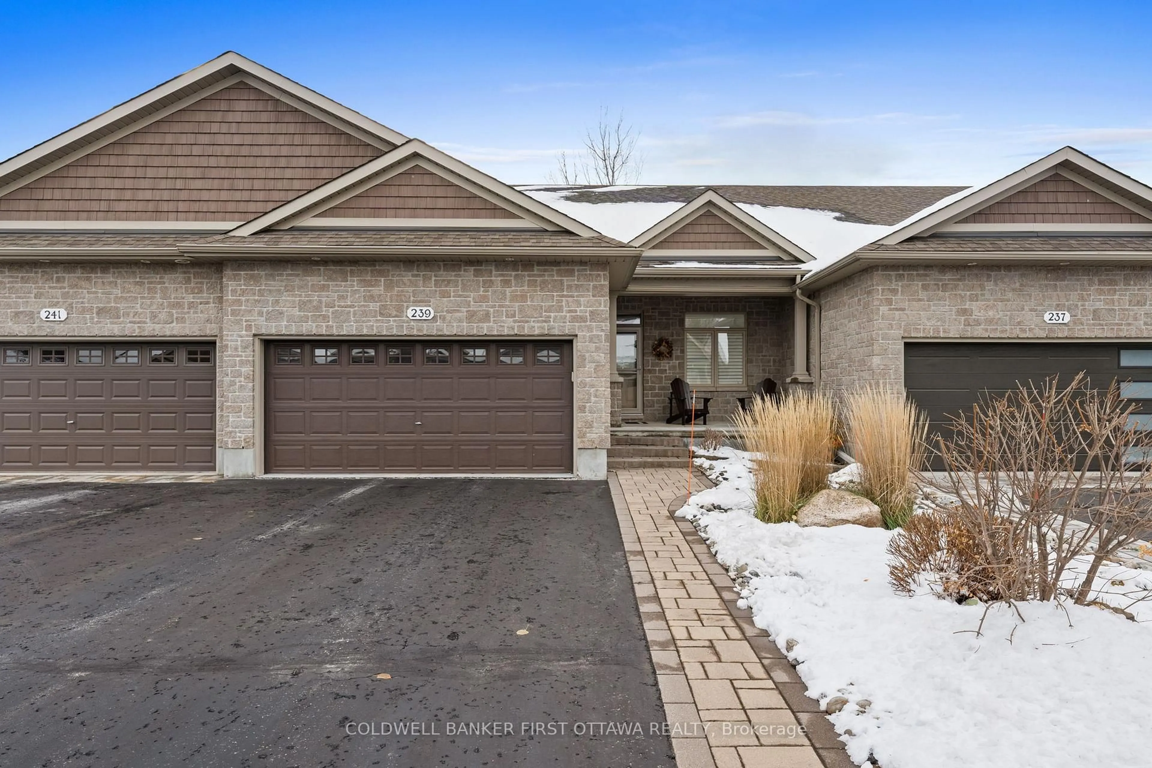 Home with brick exterior material, street for 239 Royal Landing Gate, North Grenville Ontario K0G 1J0