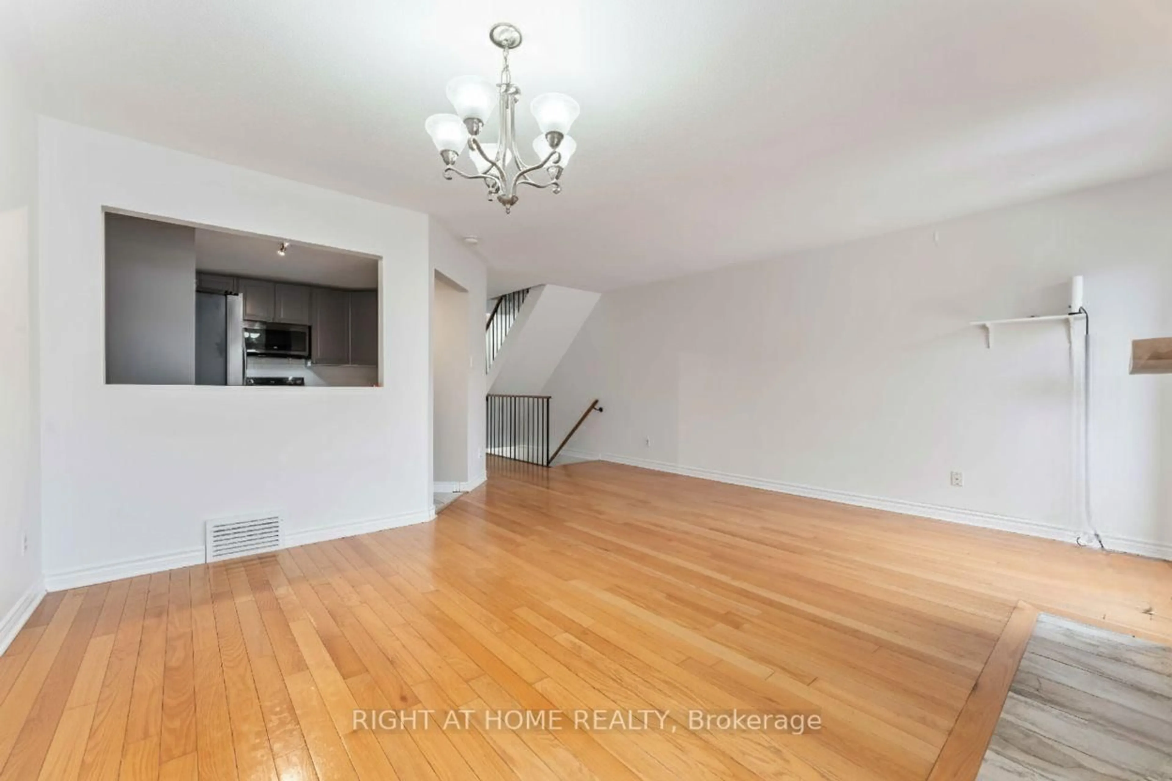 A pic of a room for 70 Halley St, Barrhaven Ontario K2J 3R3