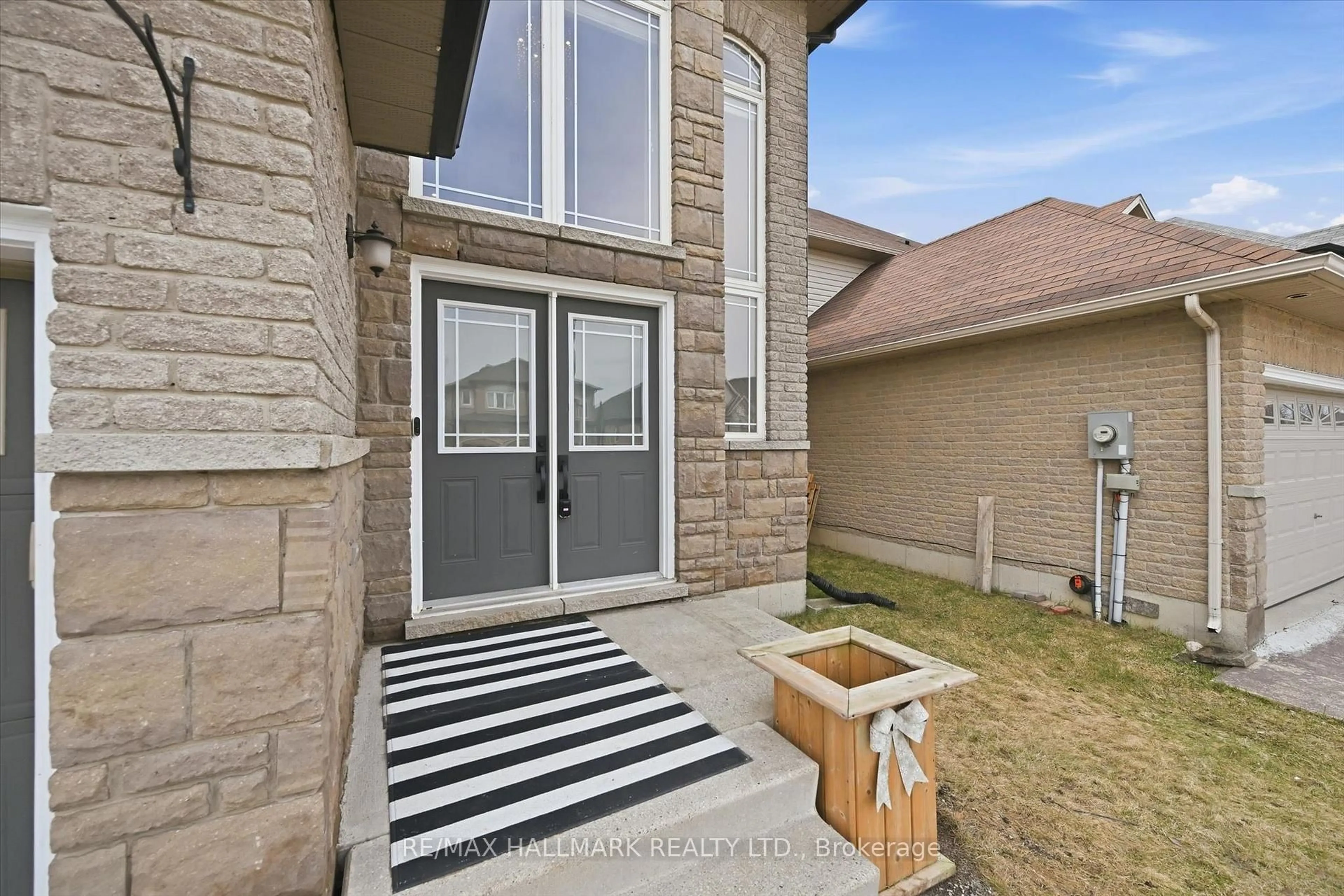 Unknown for 1334 Upper Paradise Rd, Hamilton Ontario L9B 0C3