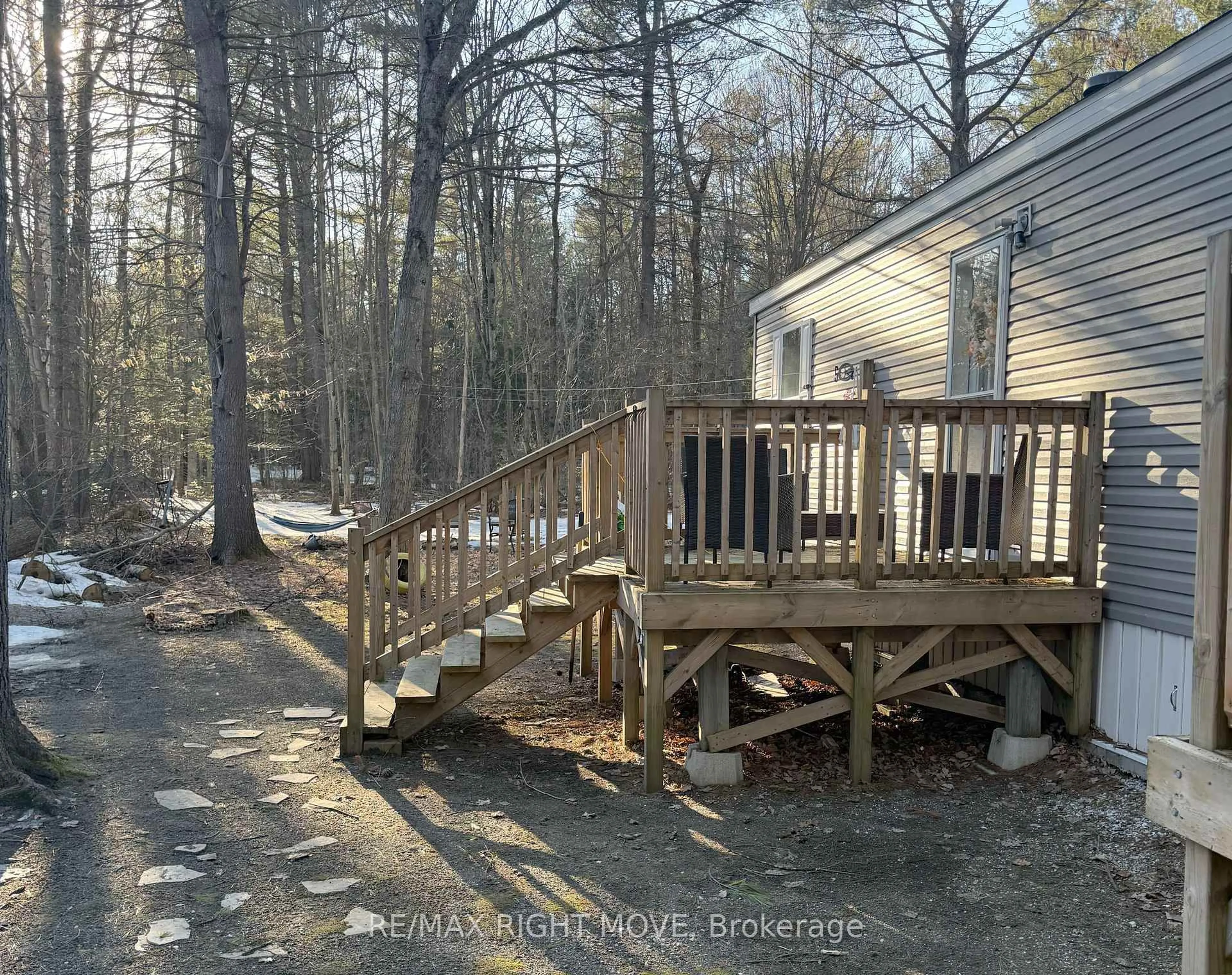 Unknown for 1050 4 Seasons Rd, Gravenhurst Ontario P0E 1N0