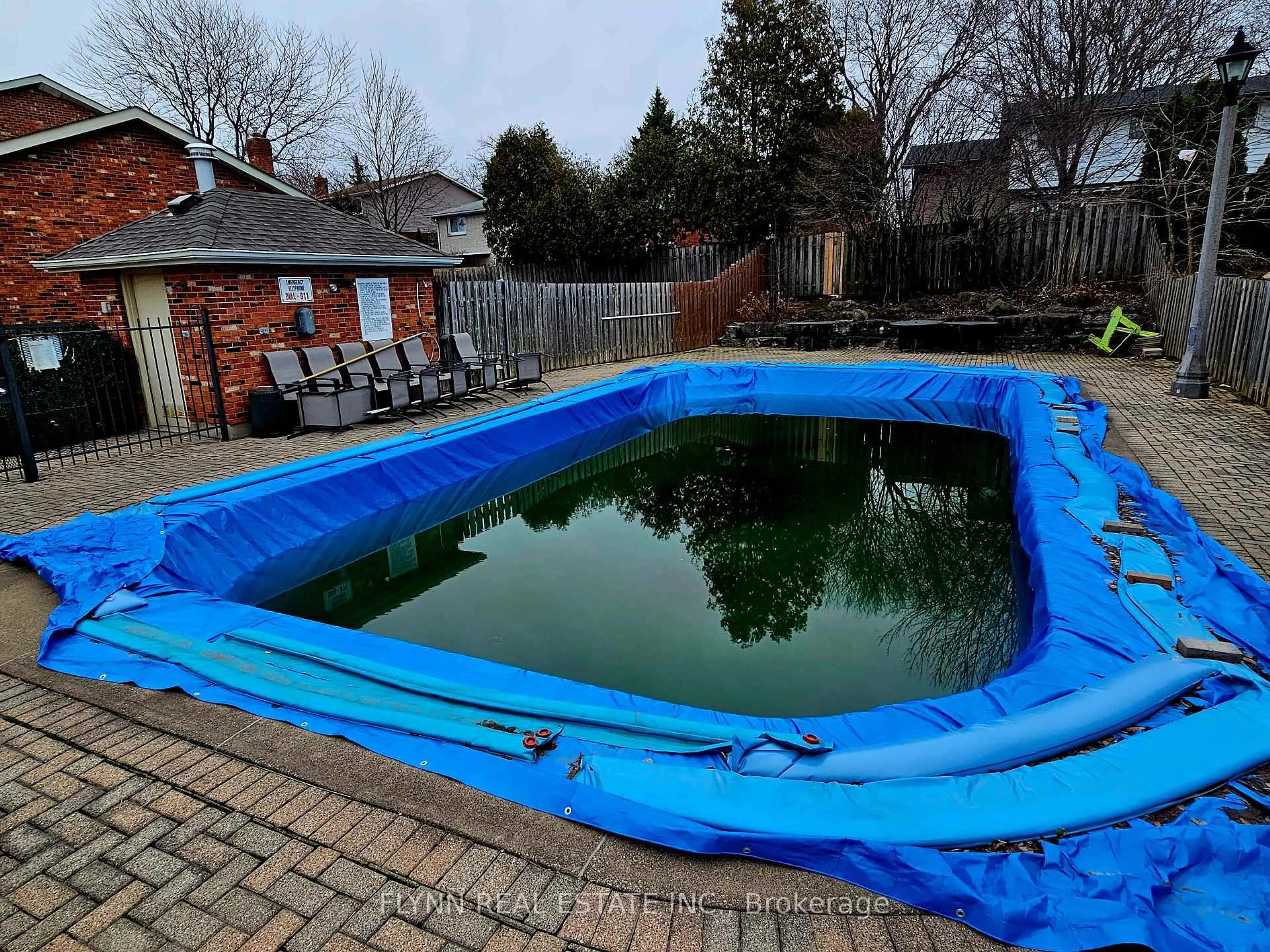 Pool for 2720 Mewburn Rd #13, Niagara Falls Ontario L2J 4J5