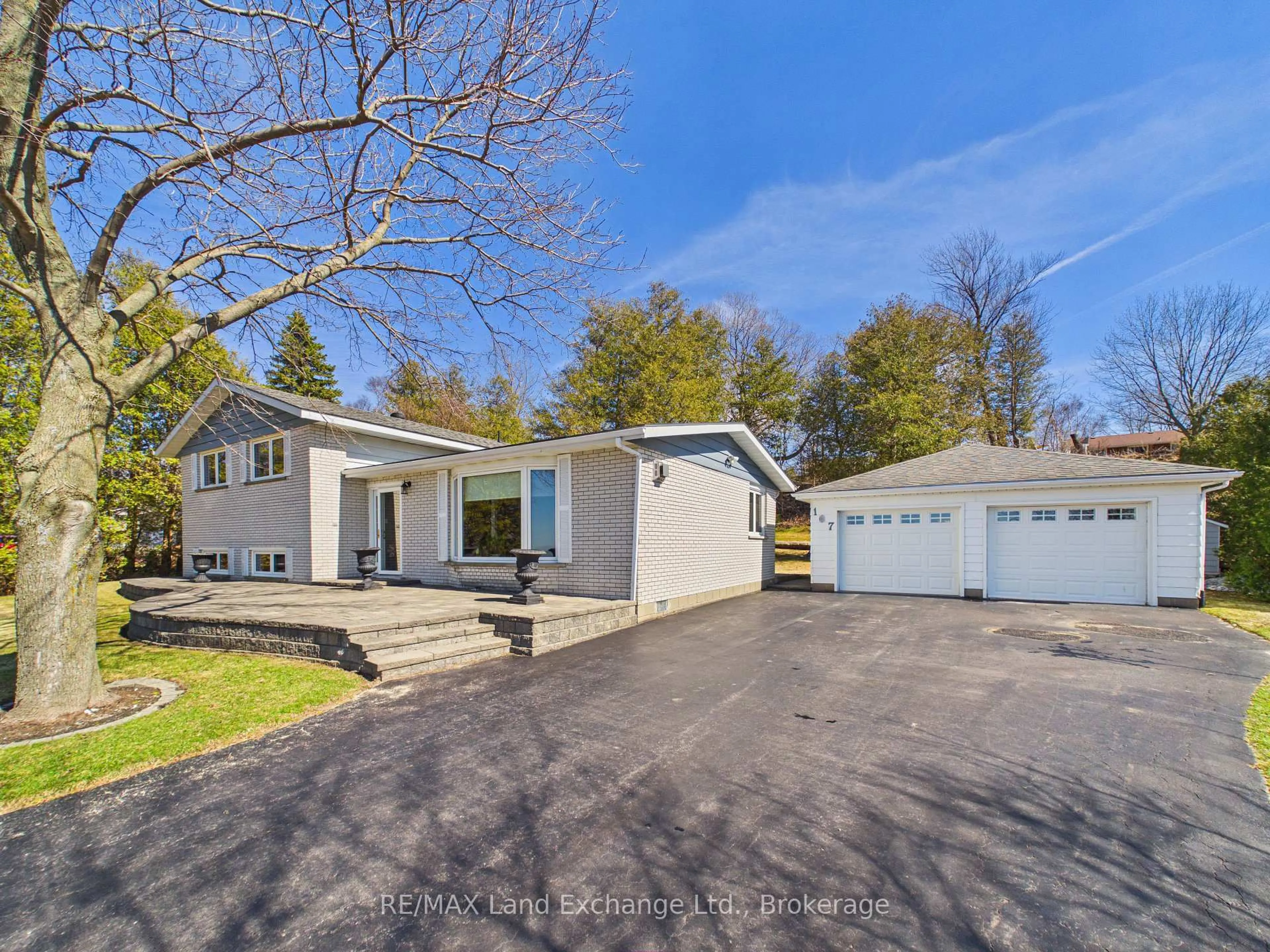 A pic from outside/outdoor area/front of a property/back of a property/a pic from drone, street for 167 Goderich St, Kincardine Ontario N2Z 2K6