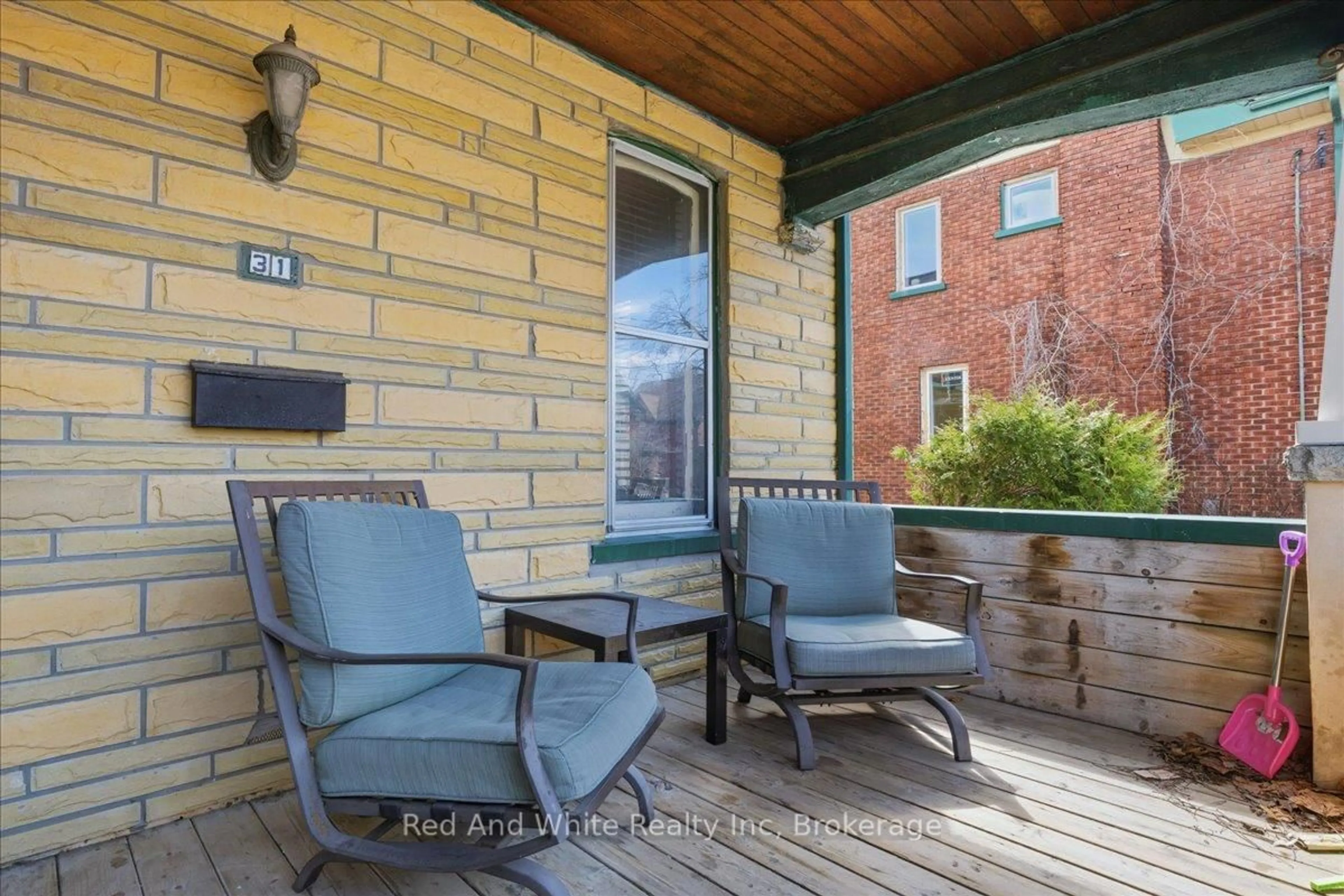 Patio, street for 31 Bingeman St, Kitchener Ontario N2H 2R7