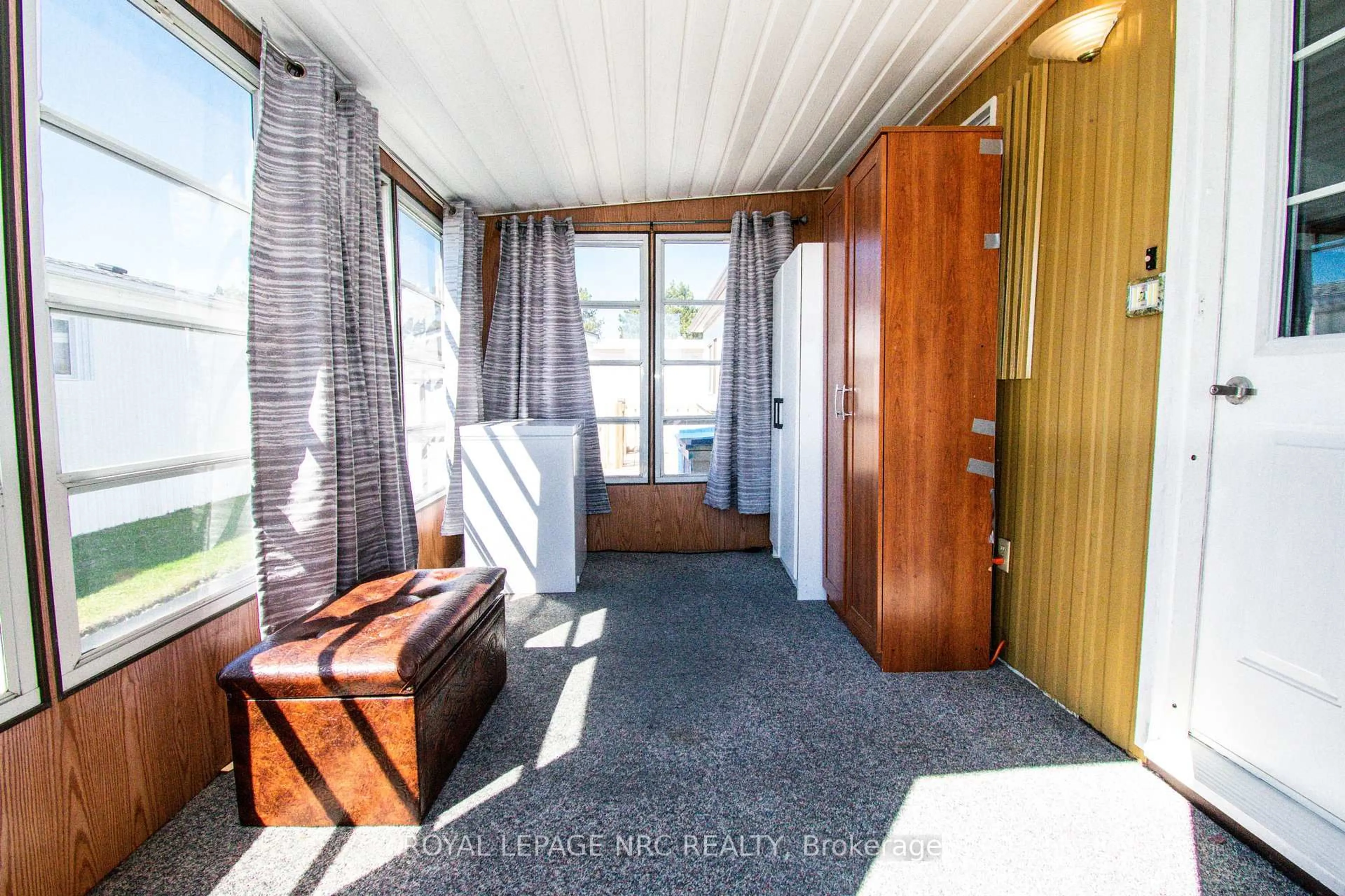 Indoor entryway for 3033 TOWNLINE Rd #83, Fort Erie Ontario L0S 1S0