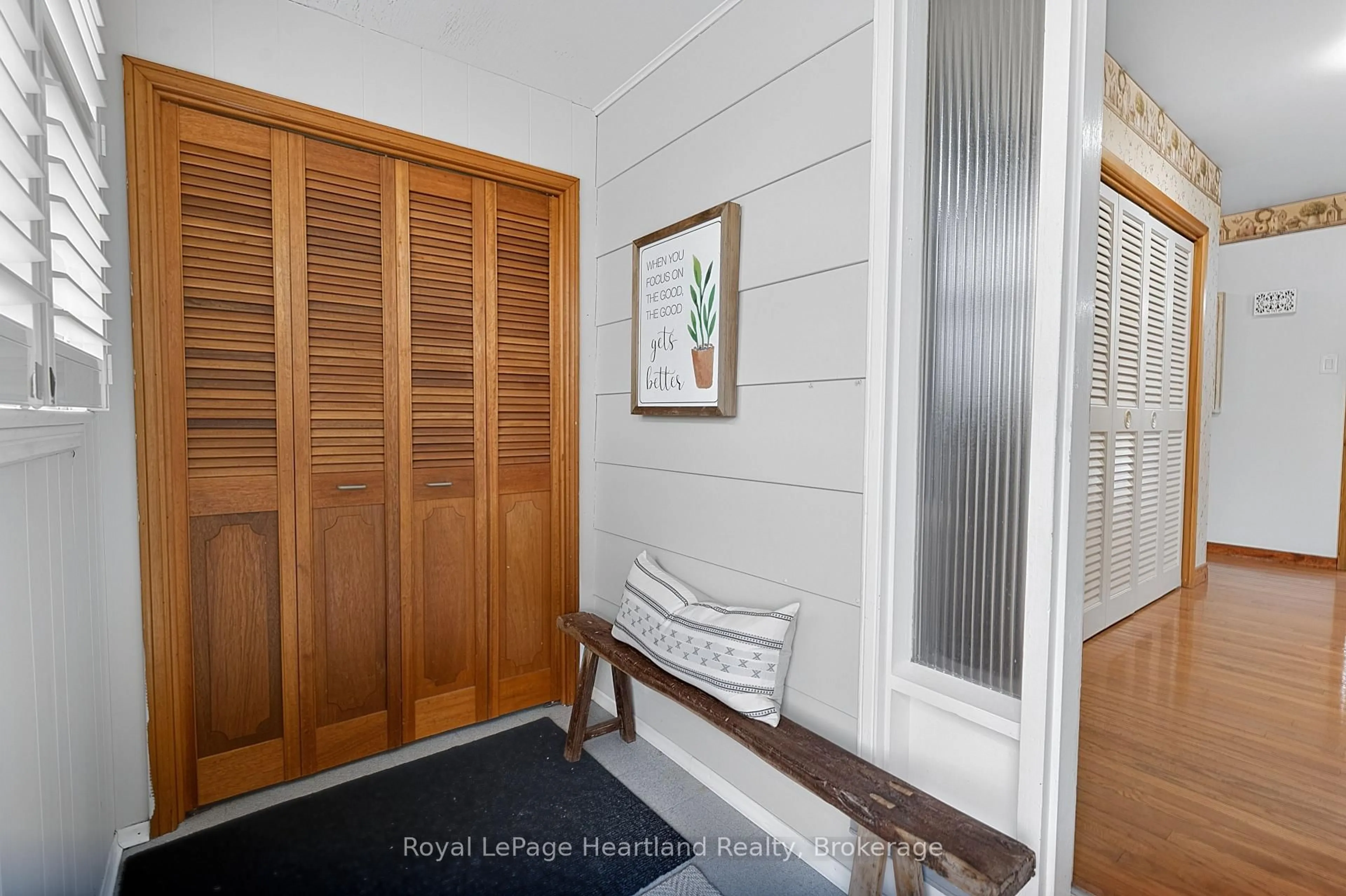 Indoor entryway for 137 Oxford St, Goderich Ontario N7A 1E6