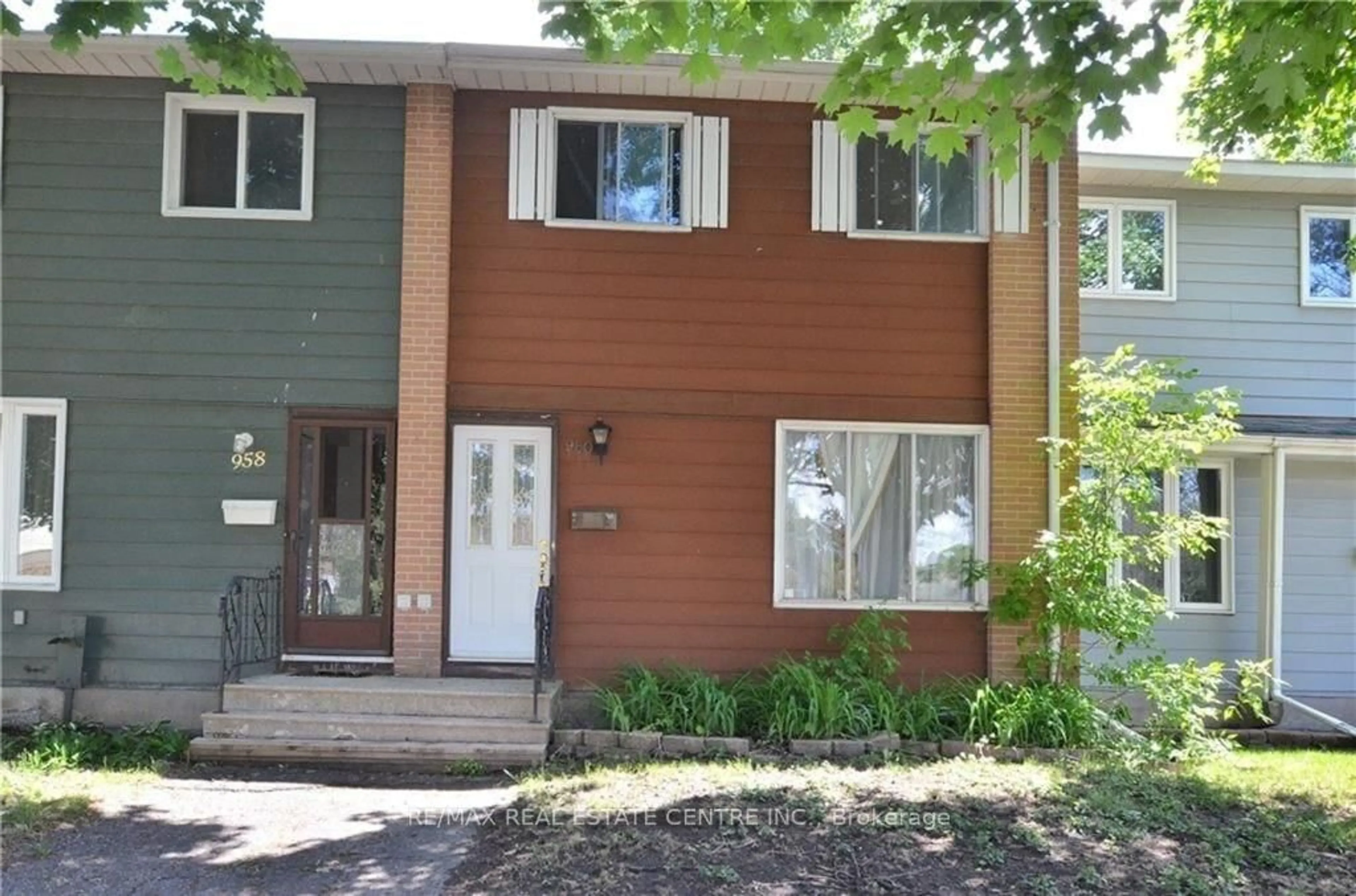 Unknown for 960 Meadowlands Dr, Ottawa Ontario K2C 0K3