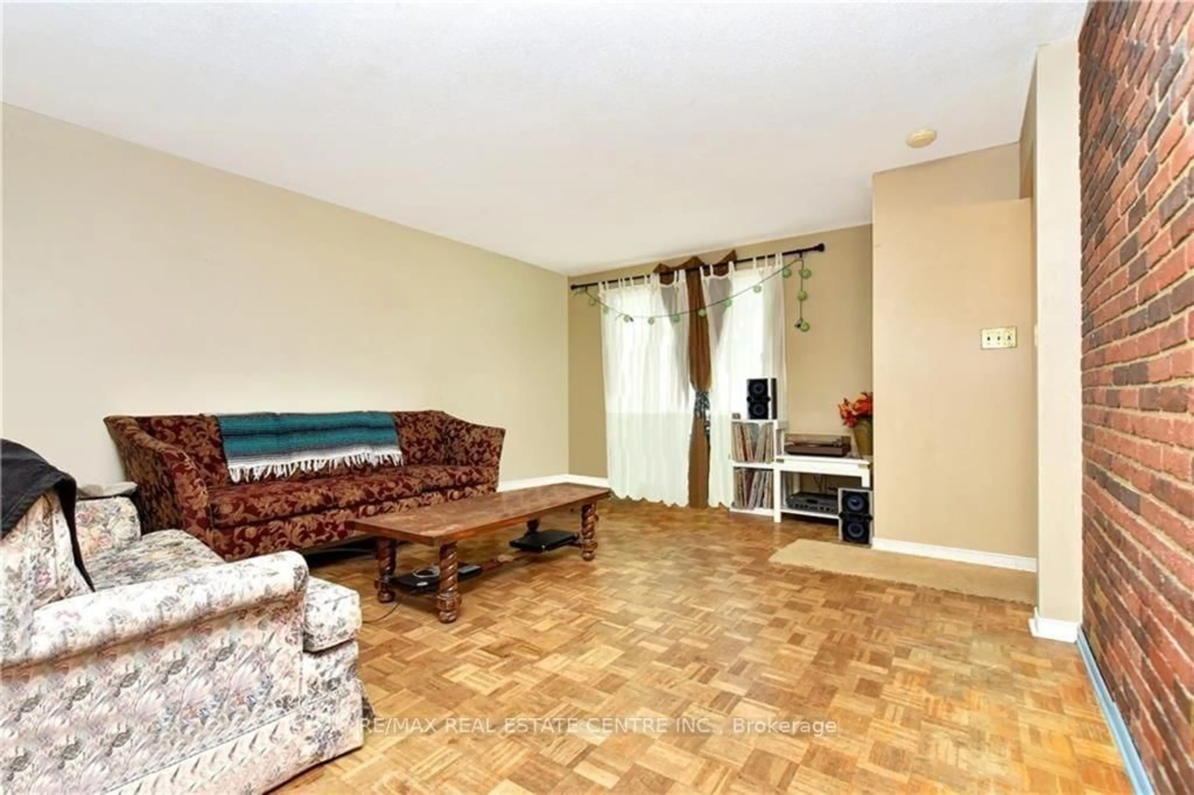Living room with furniture, unknown for 960 Meadowlands Dr, Ottawa Ontario K2C 0K3