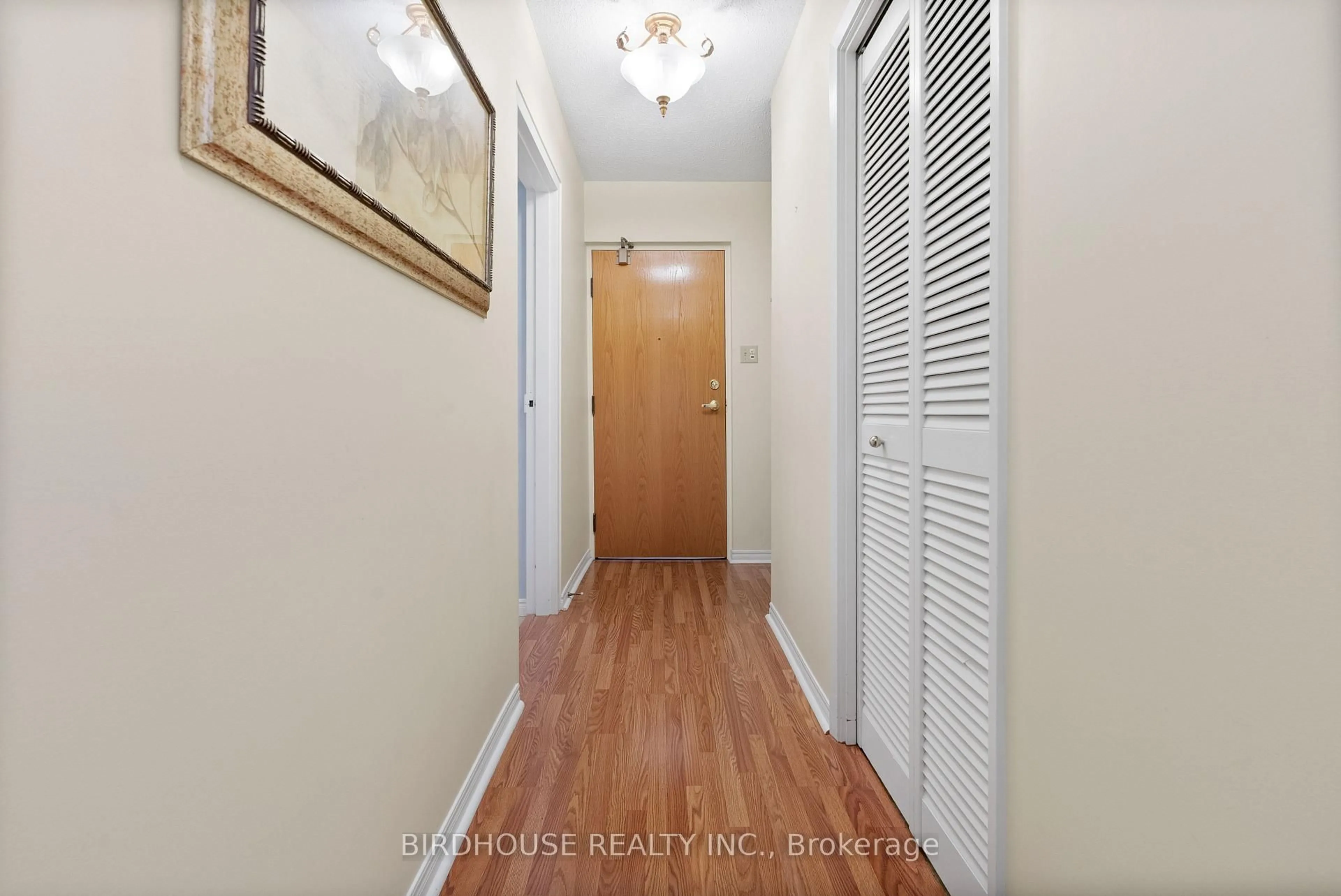 Indoor entryway for 1 Heritage Way #109, Kawartha Lakes Ontario K9V 5P9